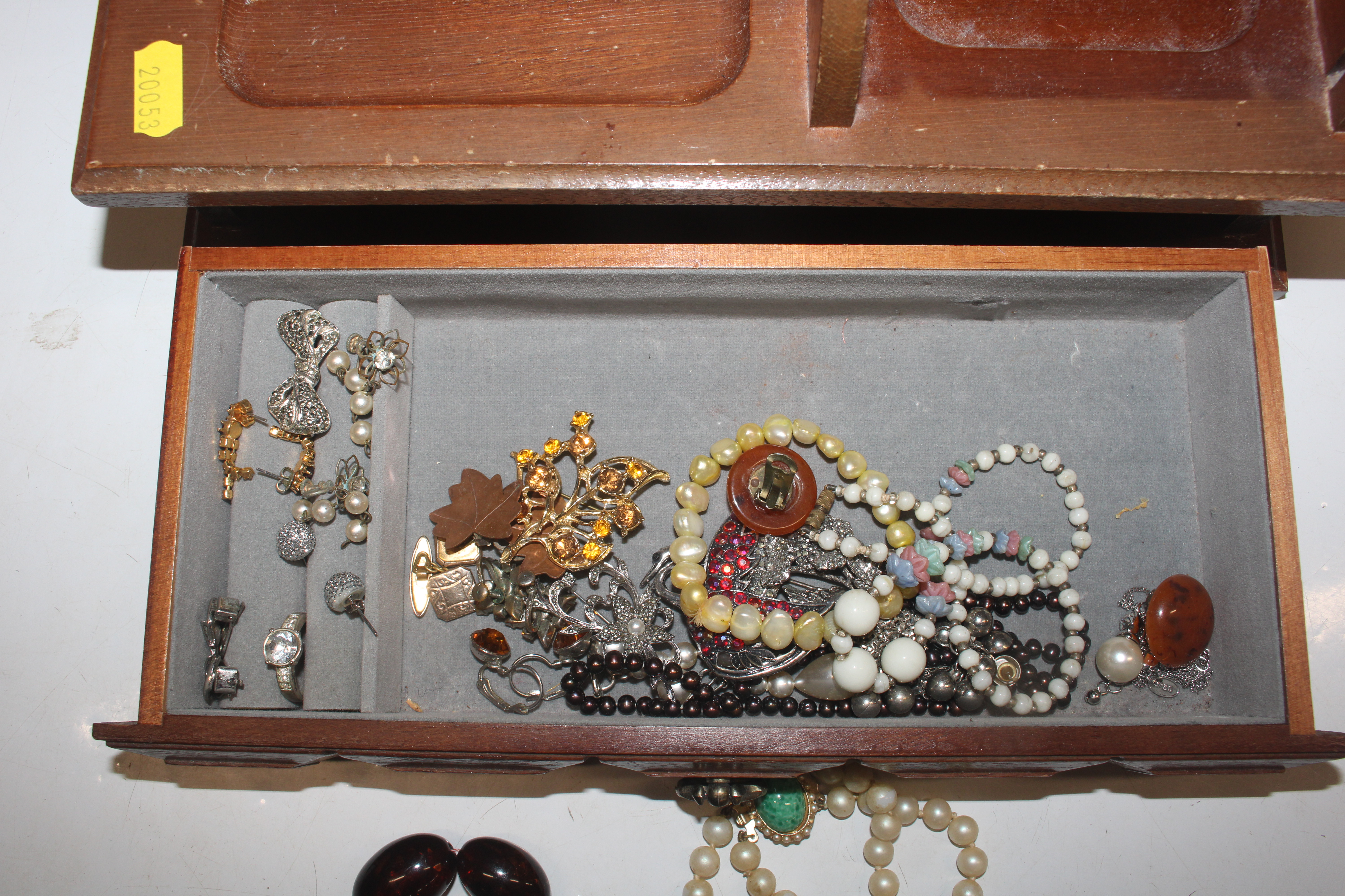A wooden desk top jewellery box and contents of va - Image 4 of 5