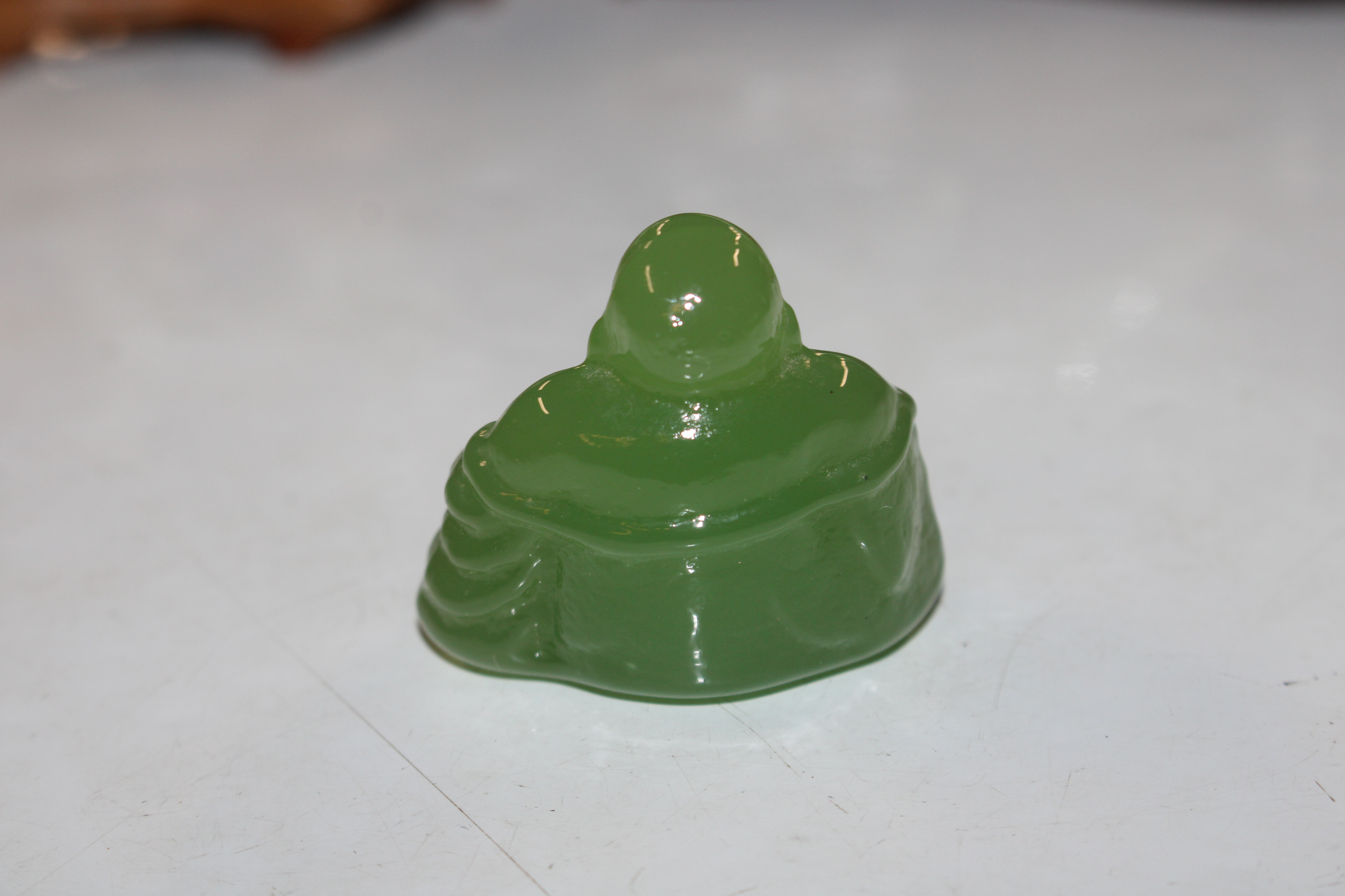 A box of jade coloured ornaments to include dragon - Image 11 of 29