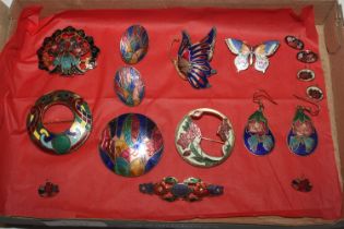 A collection of cloisonné and enamel decorated jew