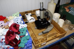 An HSC microscope and accessories in case