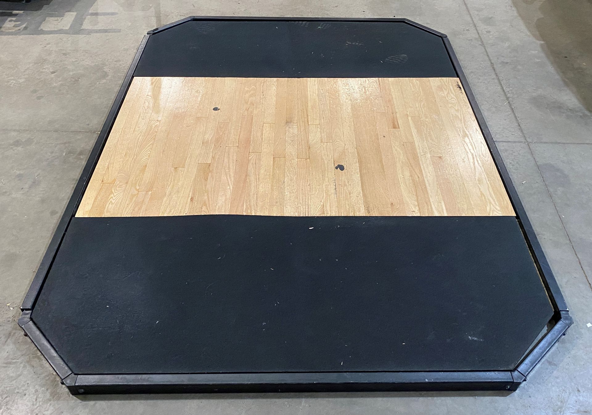 A wood and rubber made octagonal gym floor - approximately 257cm x 192cm - Image 2 of 5