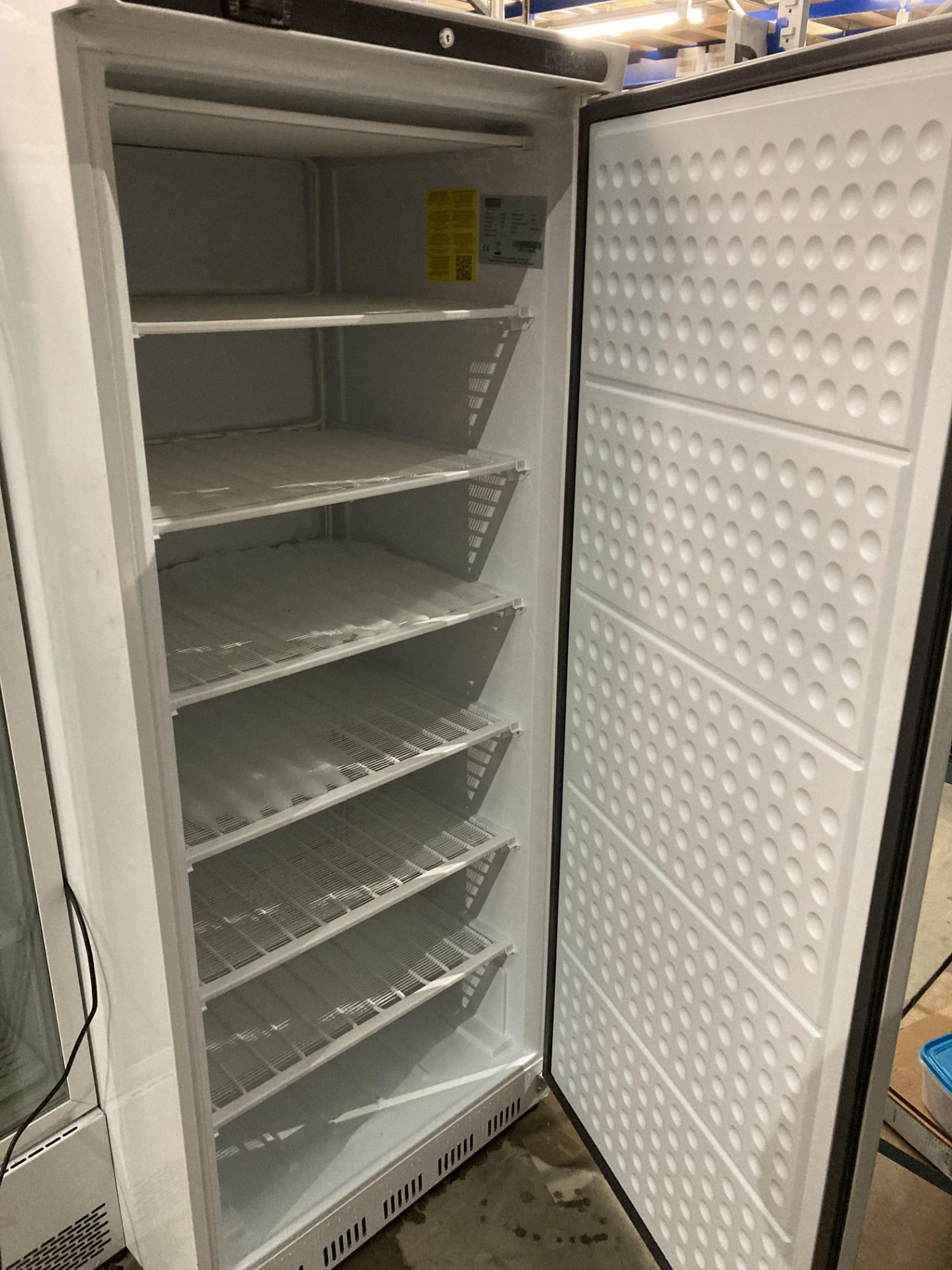 Polar CD615 white upright freezer unit 240v Further Information *** Please note: - Image 2 of 2