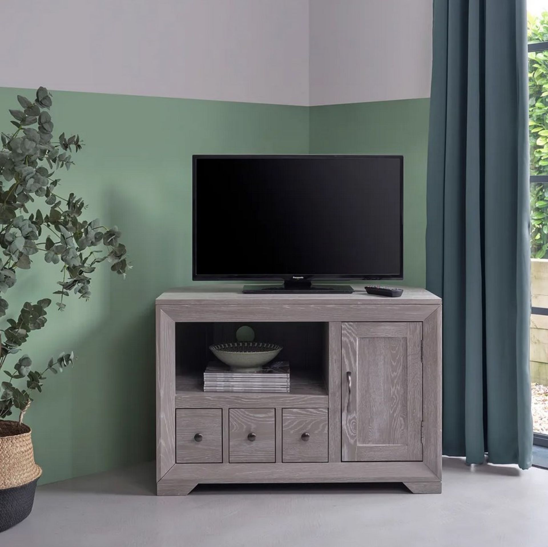 Willow Solid Oak With Grey Wash Corner TV Unit. Dimensions: (H64x W93x D55cm).