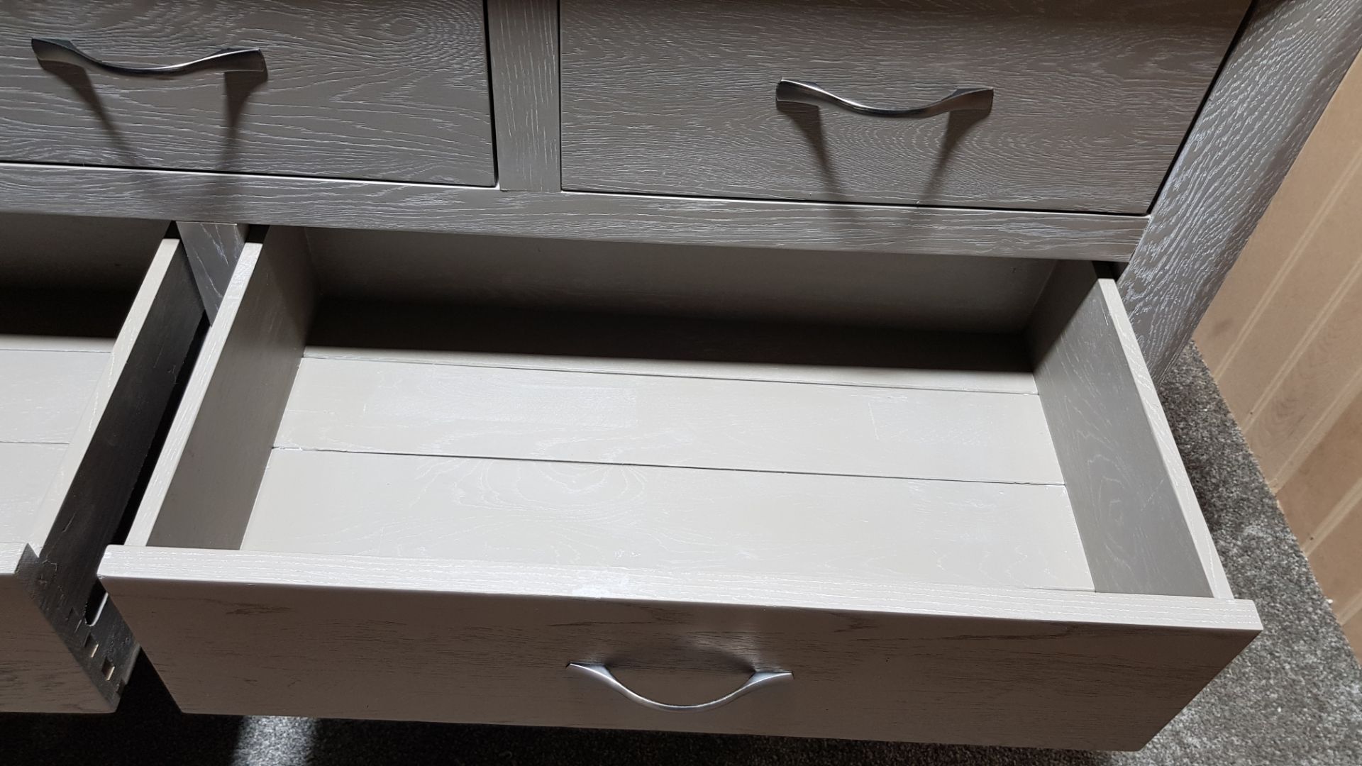 Willow Solid Oak With Grey Wash 7 Drawer Chest. Dimensions: (H78x W140x D45cm). - Image 15 of 19