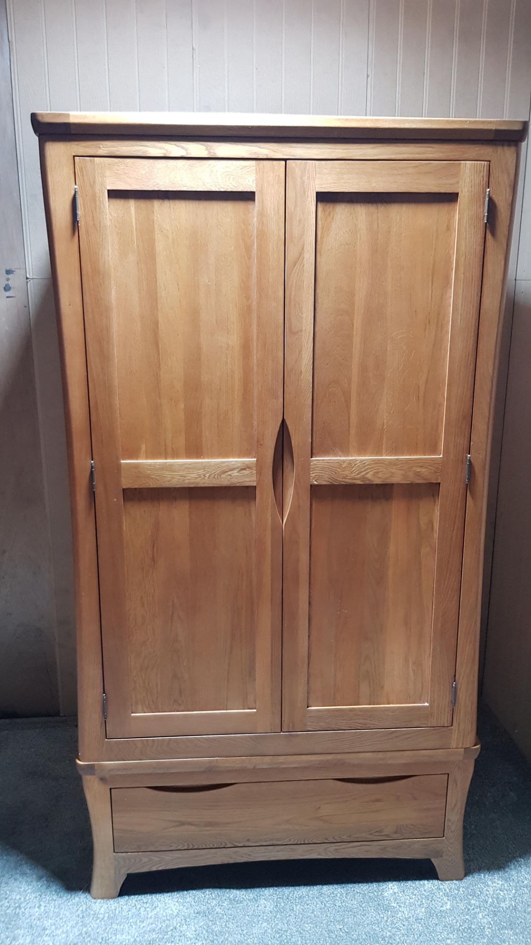 Orrick Rustic Solid Oak Double Wardrobe. Dimensions: (H185x W100x D56cm). (Unused, Ex Display). - Image 4 of 15