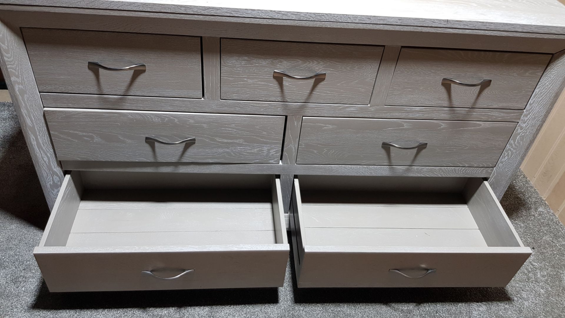 Willow Solid Oak With Grey Wash 7 Drawer Chest. Dimensions: (H78x W140x D45cm). - Image 17 of 19