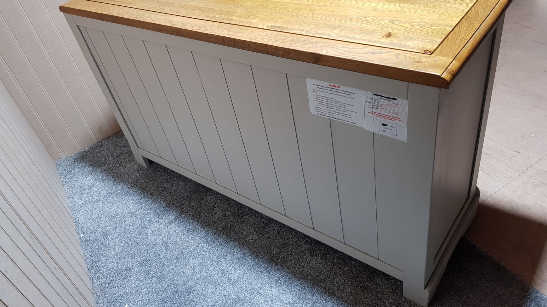 Rustic Natural Oak And Painted 7 Drawer Chest. Dimensions: (H79x W140x D46cm). - Image 6 of 17