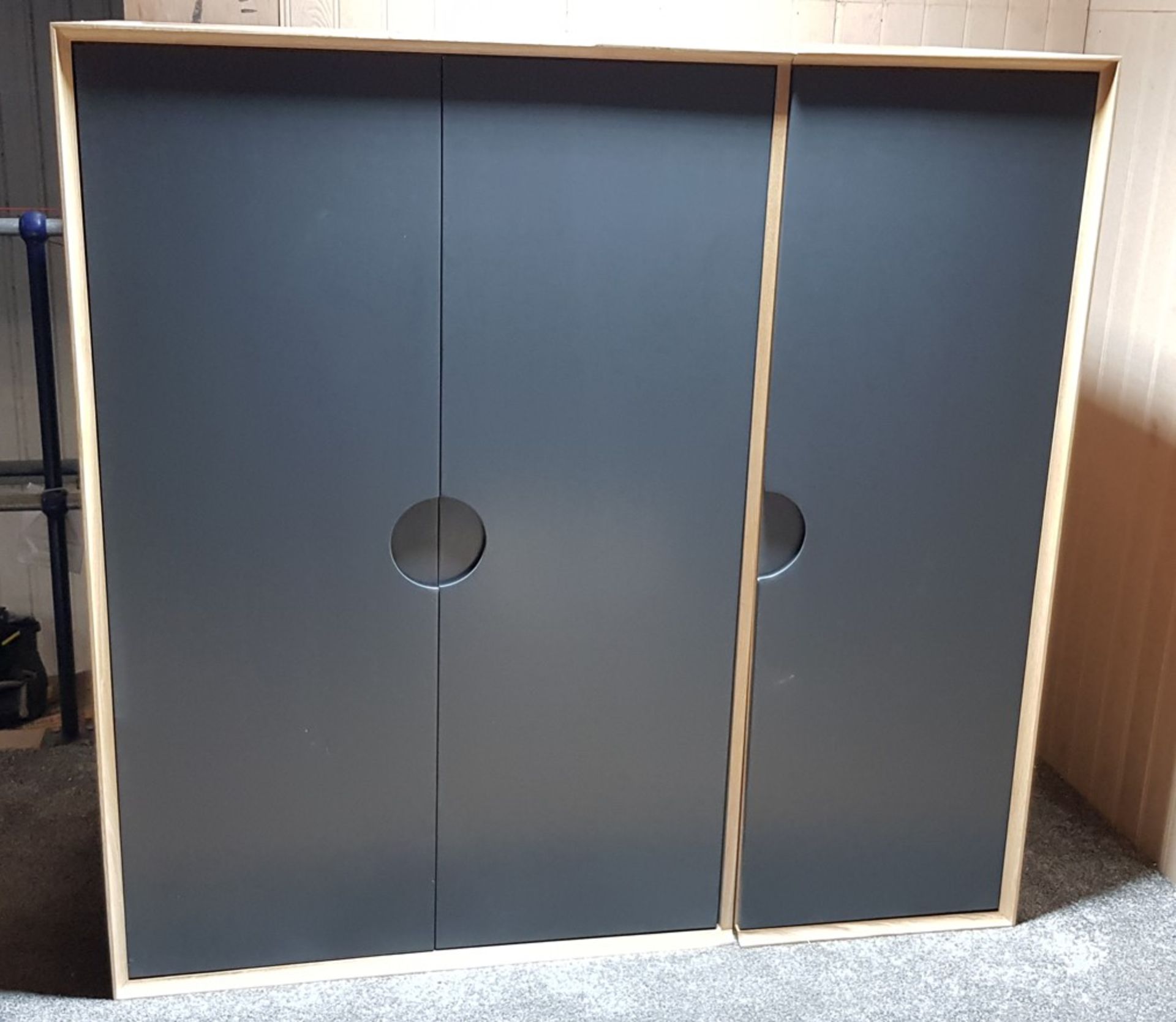 Spot Natural Oak And Painted Triple Wardrobe. Dimensions: (H145x W150x D64cm). (Unused, Ex Display). - Image 21 of 23