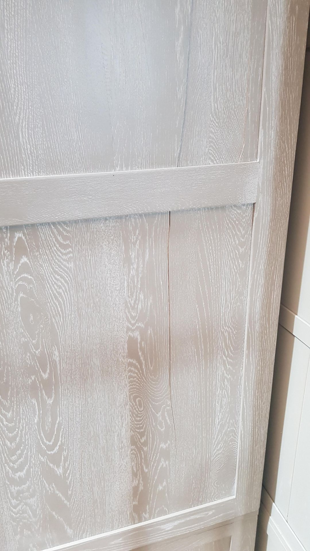 Willow Solid Oak With Light Grey Wash Double Wardrobe. Dimensions: (H185x W100x D60cm). - Image 22 of 22