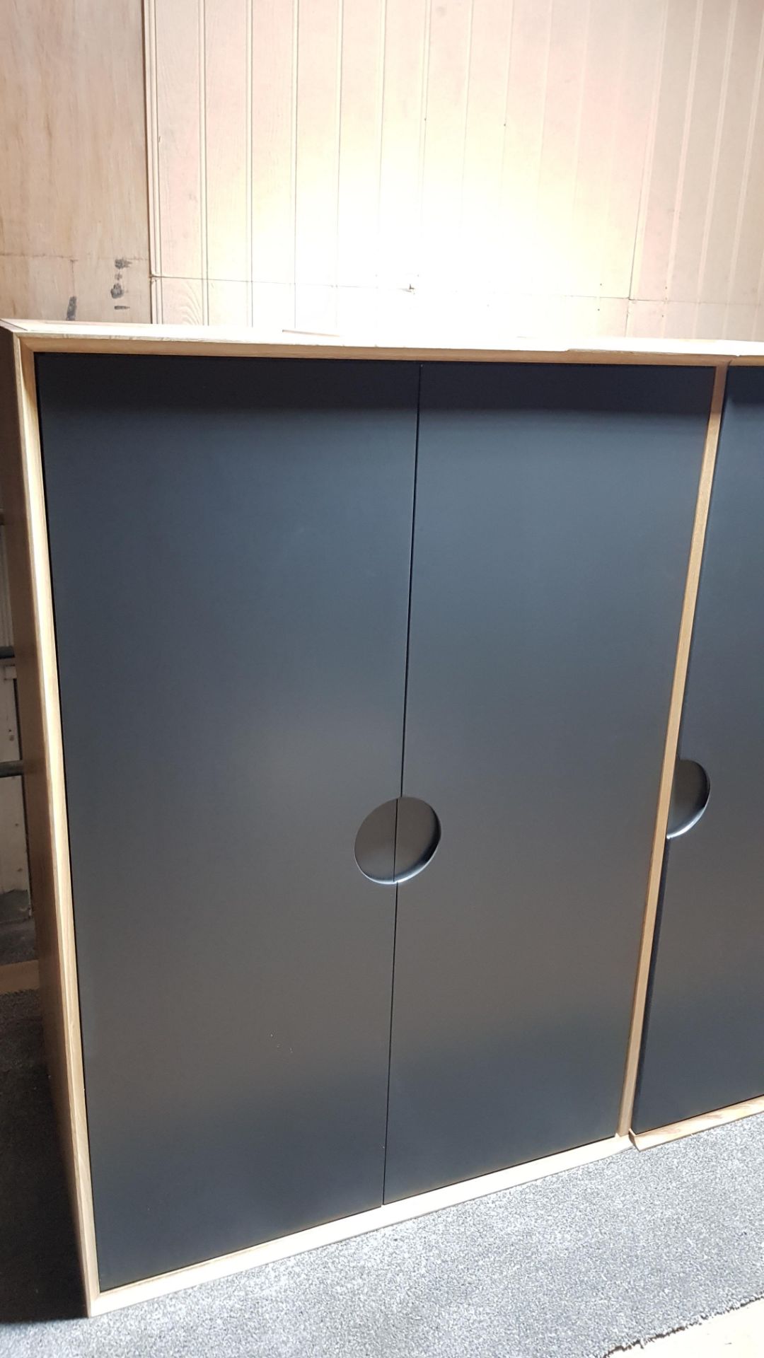 Spot Natural Oak And Painted Triple Wardrobe. Dimensions: (H145x W150x D64cm). (Unused, Ex Display). - Image 6 of 23