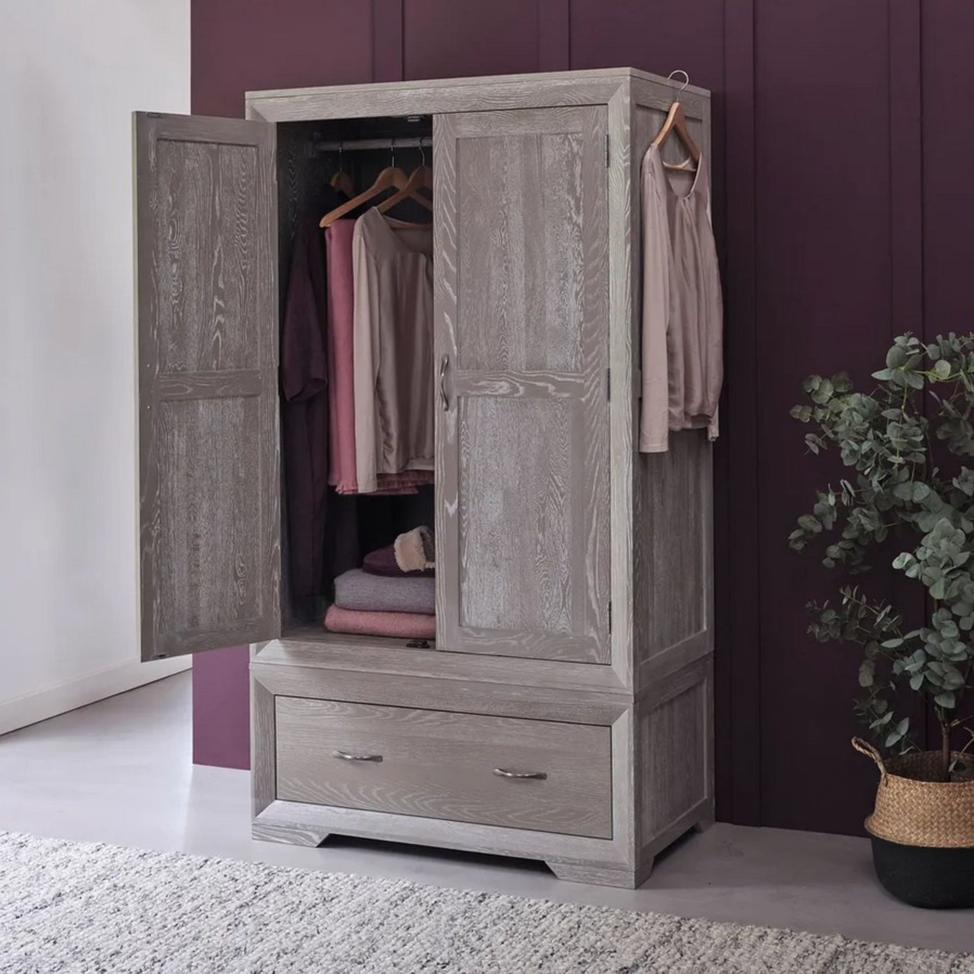 Willow Solid Oak With Light Grey Wash Double Wardrobe. Dimensions: (H185x W100x D60cm). - Image 2 of 22