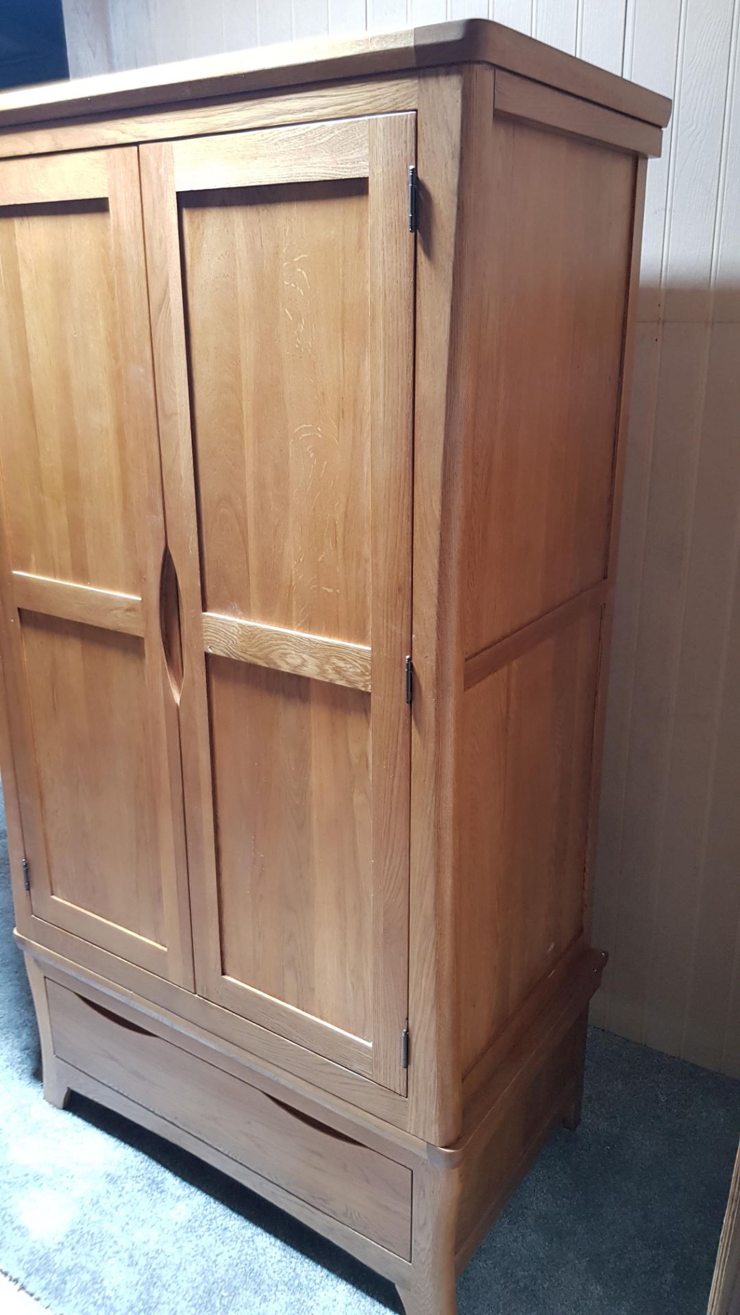 Orrick Rustic Solid Oak Double Wardrobe. Dimensions: (H185x W100x D56cm). (Unused, Ex Display). - Image 6 of 15