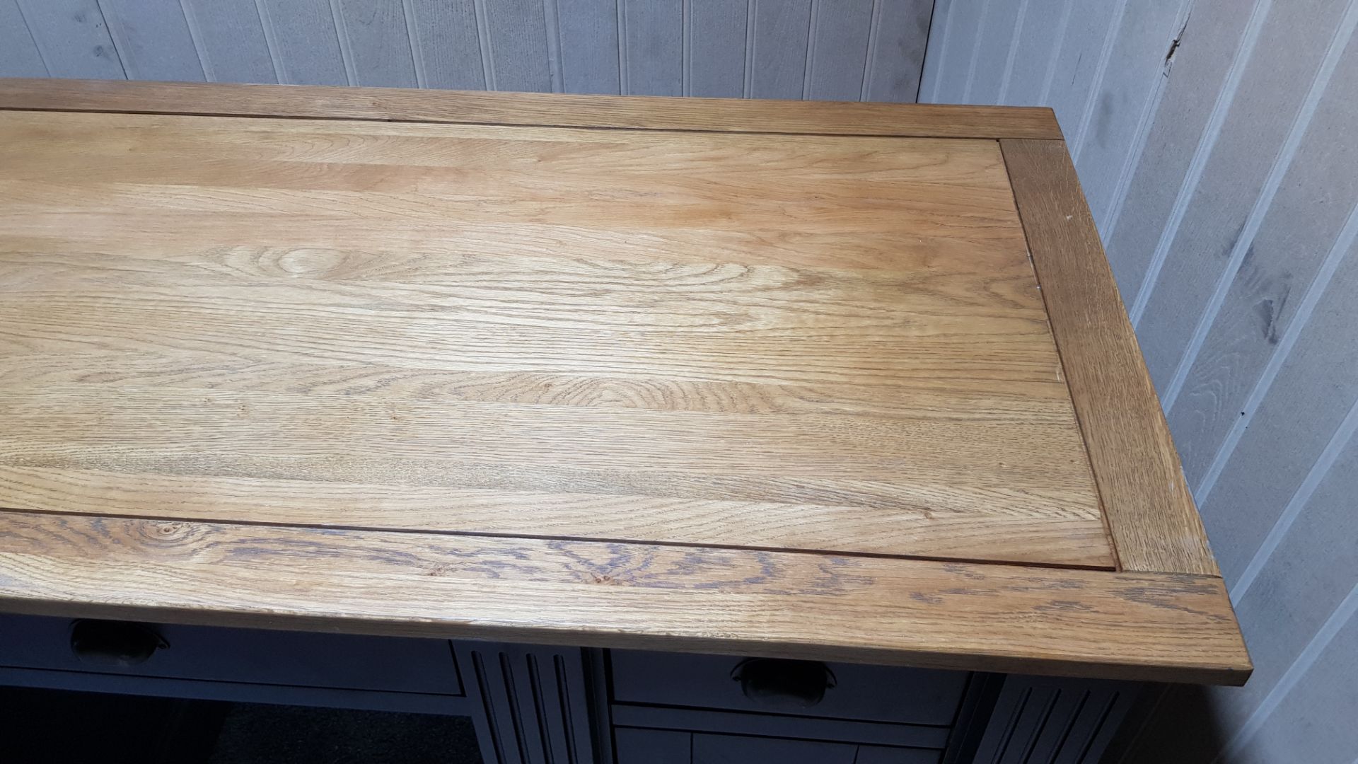 Highgate Rustic Solid Oak And Painted Desk. Dimensions: (H82x W145x D60cm). (Unused, Ex Display). - Image 7 of 25