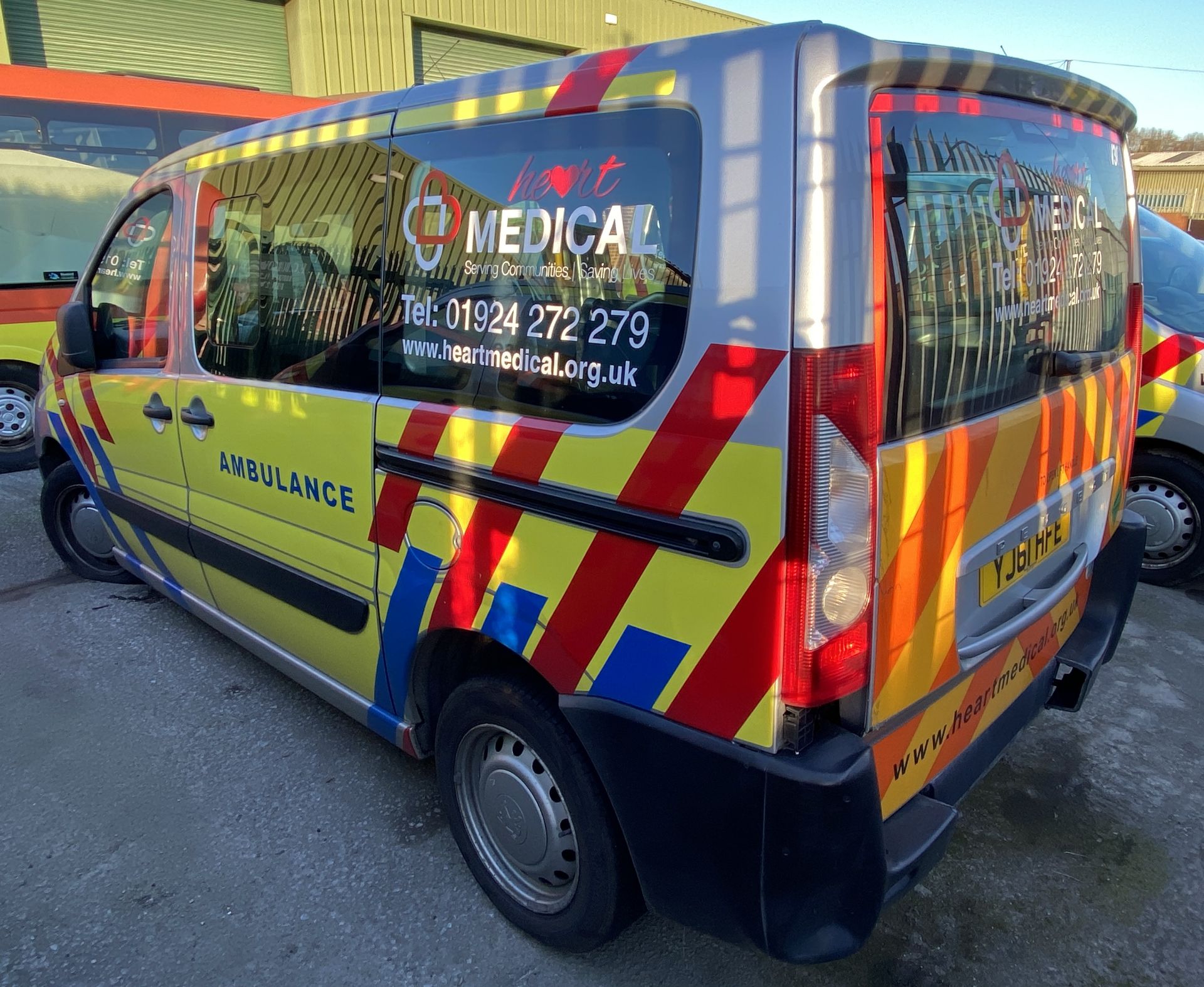 PEUGEOT EXPERT TEPEE COMFORT HDI VAN LIVERIED UP AS AN AMBULANCE - Diesel - Silver. - Image 5 of 16