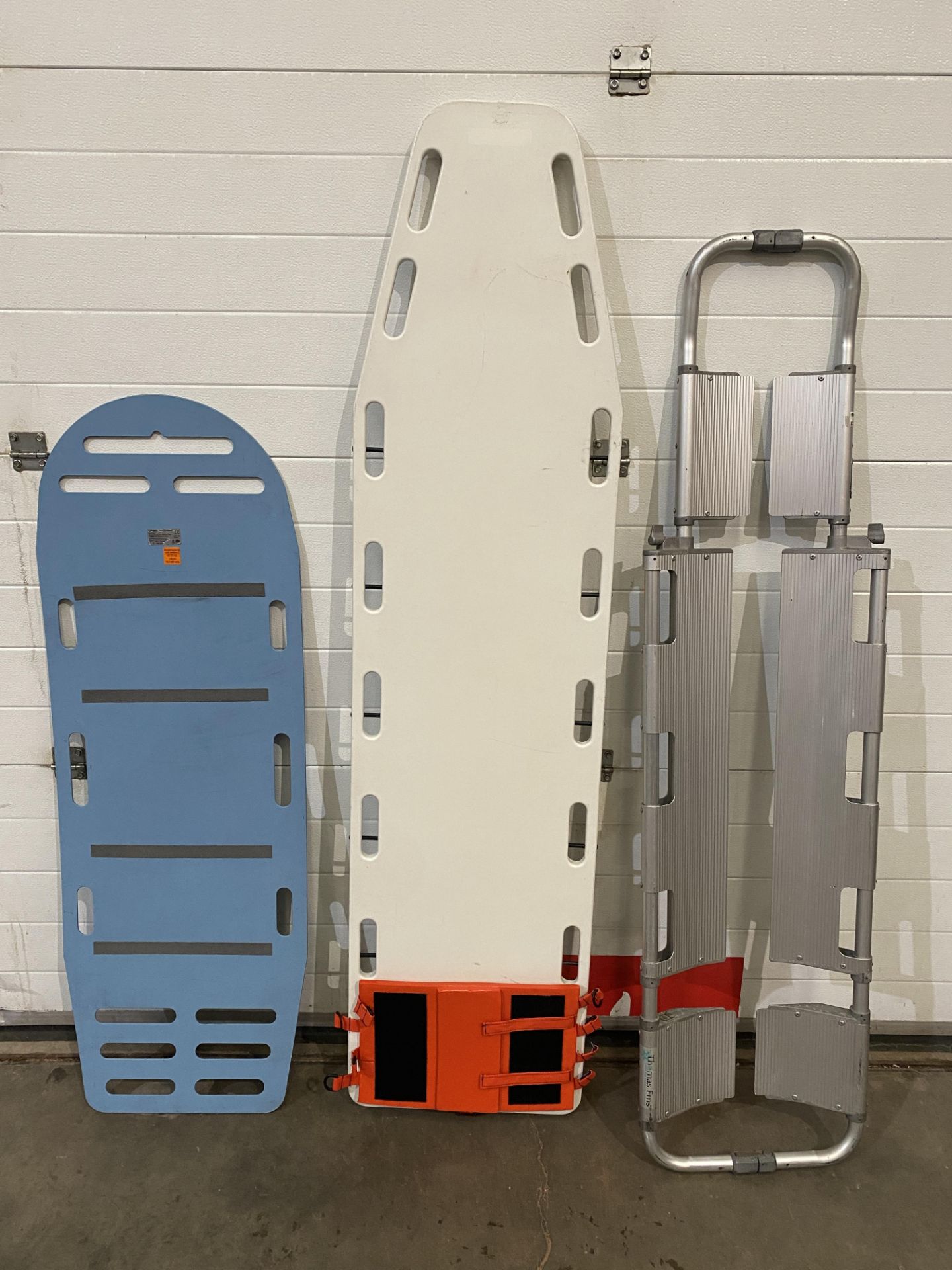 A two-piece scoop orthopedic/rescue stretcher,