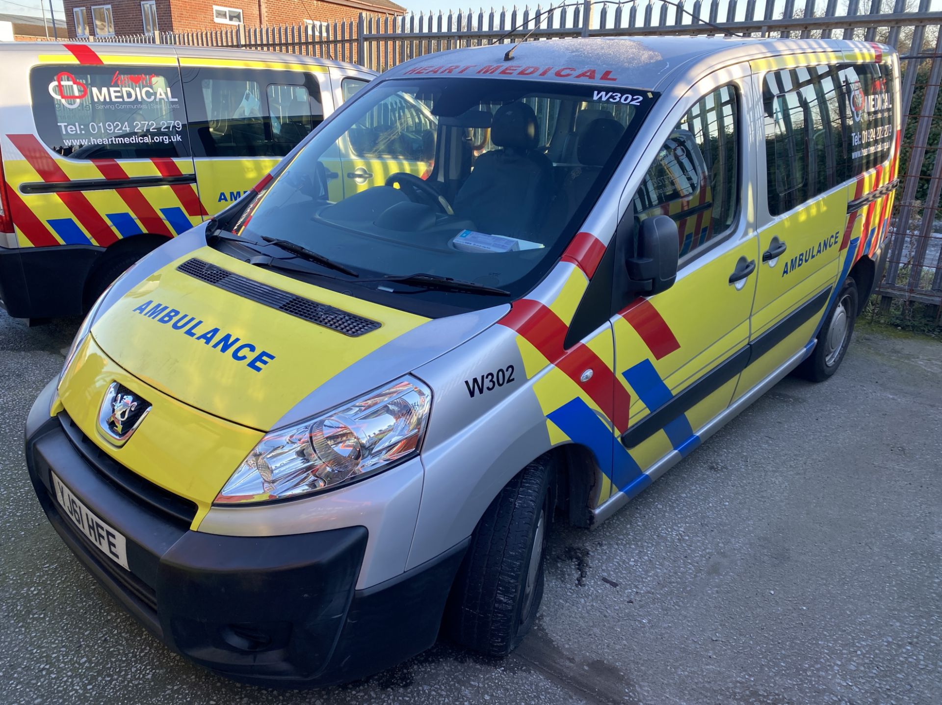 PEUGEOT EXPERT TEPEE COMFORT HDI VAN LIVERIED UP AS AN AMBULANCE - Diesel - Silver.