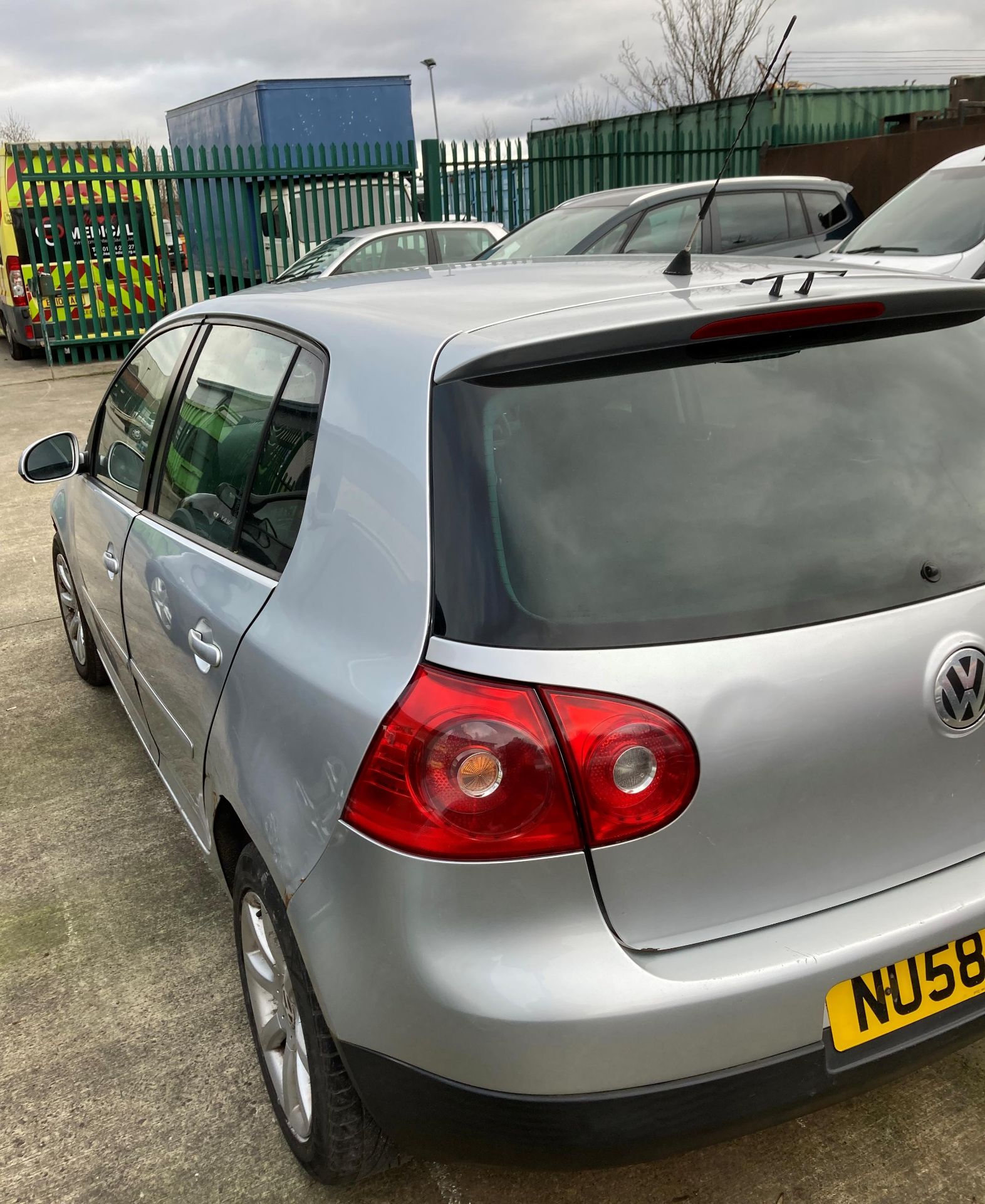 VOLKSWAGEN GOLF MATCH TDi 105 FIVE DOOR HATCHBACK - Diesel - Silver. - Image 6 of 10