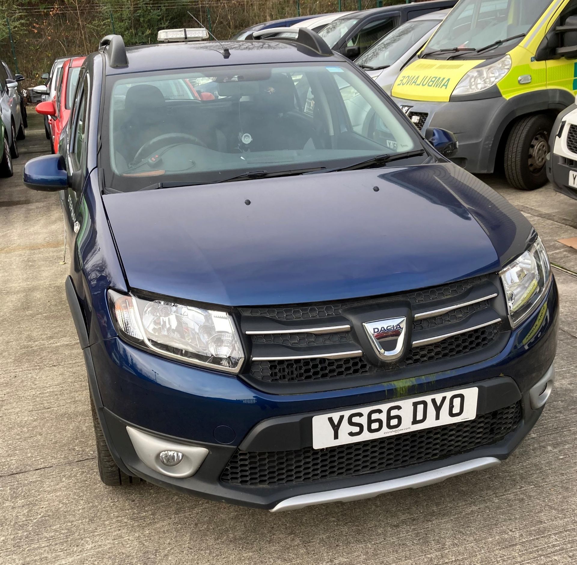 DACIA SANDERO STEPWAY LAUREATE 1.5 DCi FIVE DOOR HATCHBACK - Diesel - Blue.