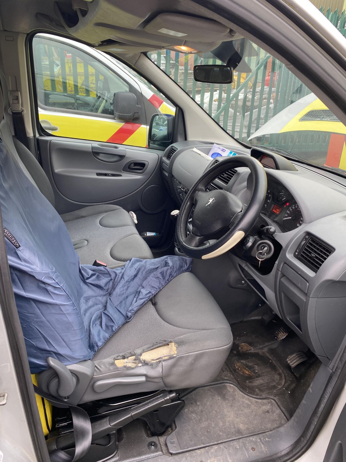 PEUGEOT EXPERT TEPEE COMFORT HDI VAN LIVERIED UP AS AN AMBULANCE - Diesel - Silver. - Image 10 of 16