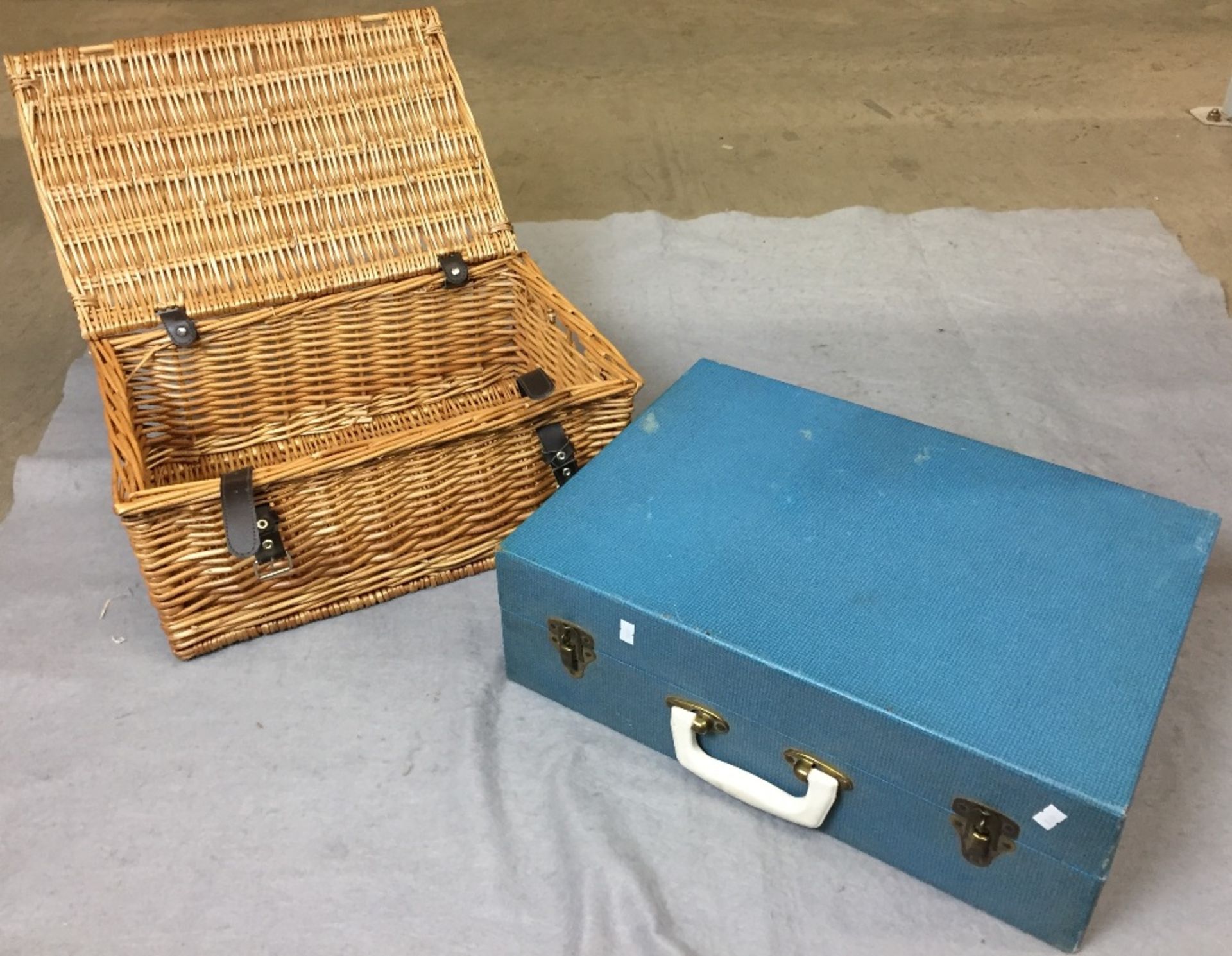 Two items - a Hawker Marris Sirram picnic set in blue case and empty wicker picnic basket - Image 2 of 2