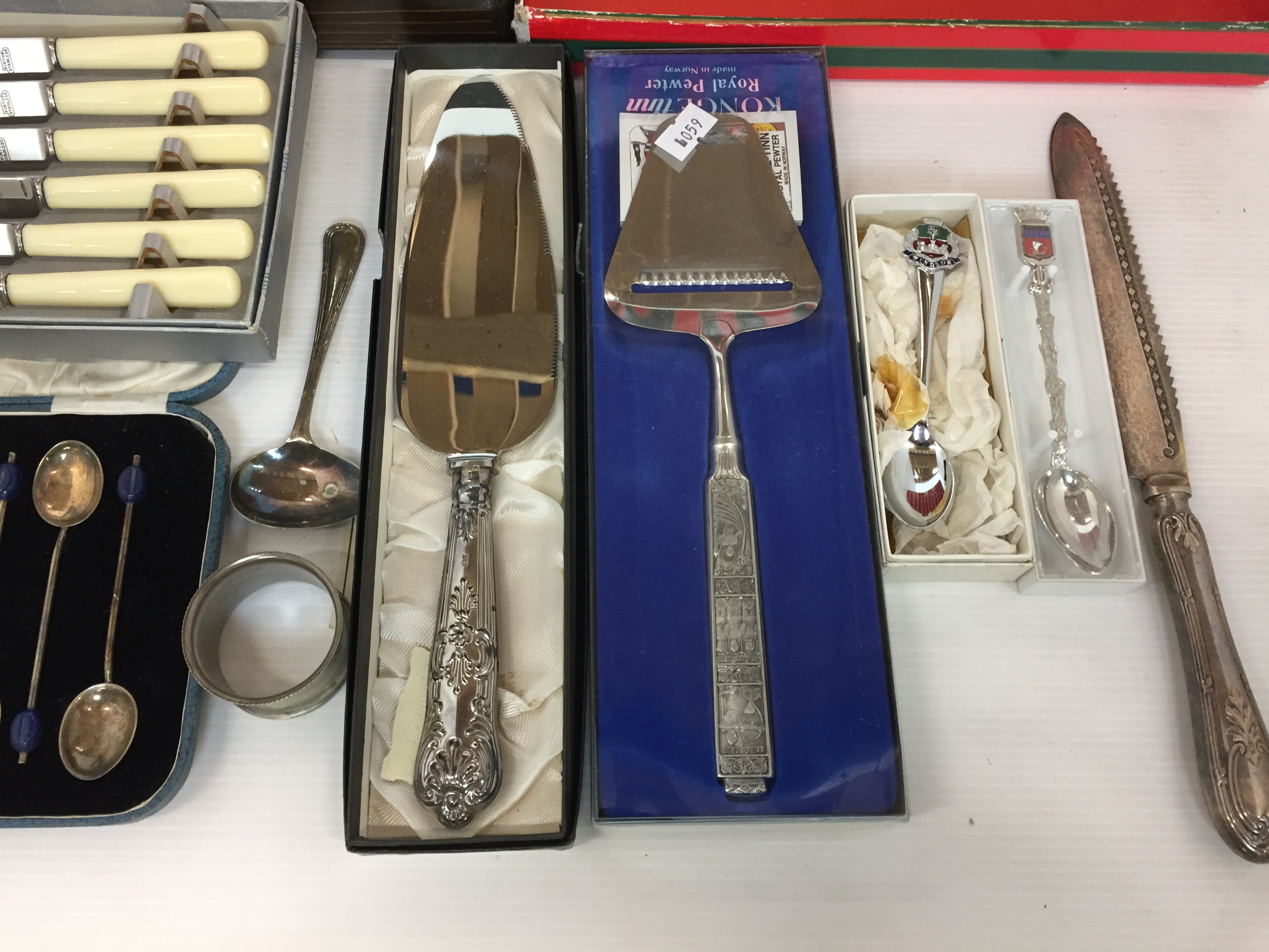 Plated and stainless cutlery including canteen of fish knives and forks, - Image 5 of 5