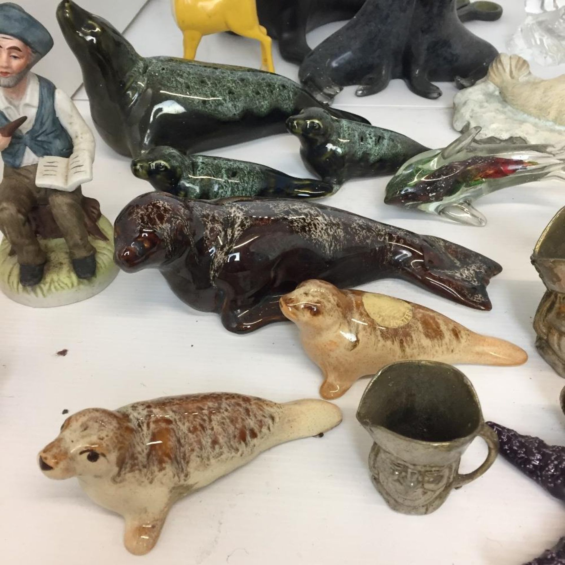 Twenty plus items including nine seals by Foster Pottery and others, - Image 2 of 5