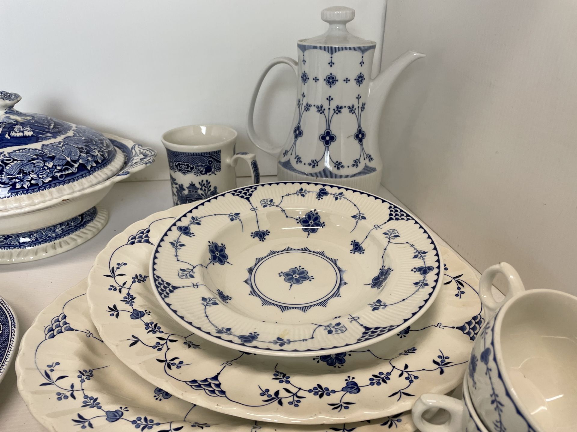 Twenty six pieces of blue and white ware by Barretts, Johnson Bros, Inglasur, Masons, - Image 3 of 4