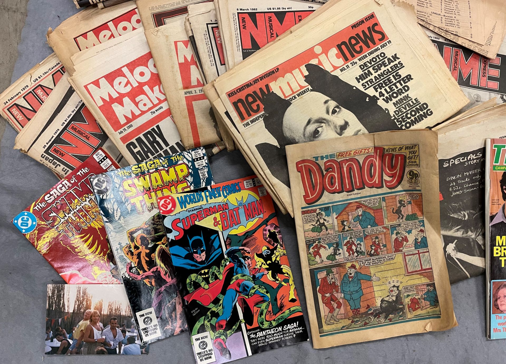 Green plastic box and contents - magazines, comics and newspapers from the 1970s and 80s - NME, - Image 2 of 5