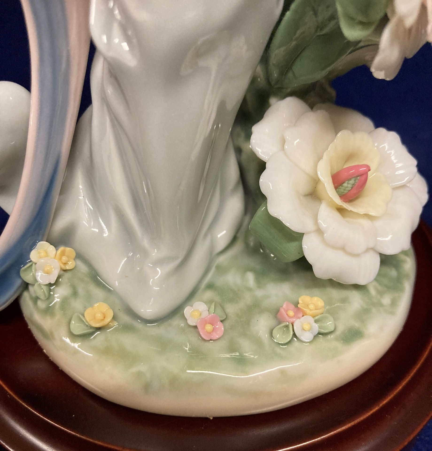 Two Lladro fairy figures with wooden bases and boxes - Floral Admiration and Floral Fantasy - Image 9 of 24
