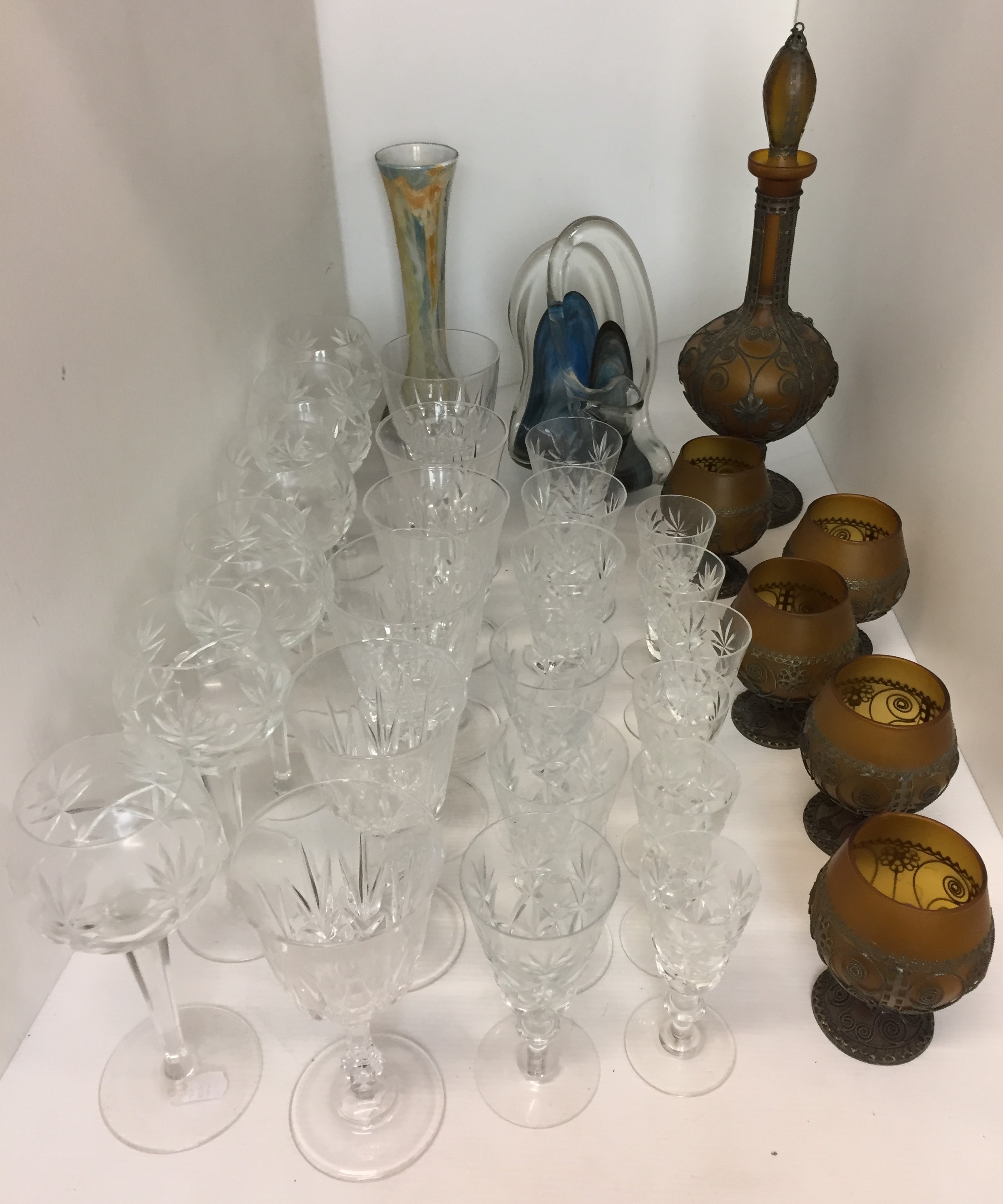 Thirty two pieces of glassware including four sets of six wine/sherry glasses,