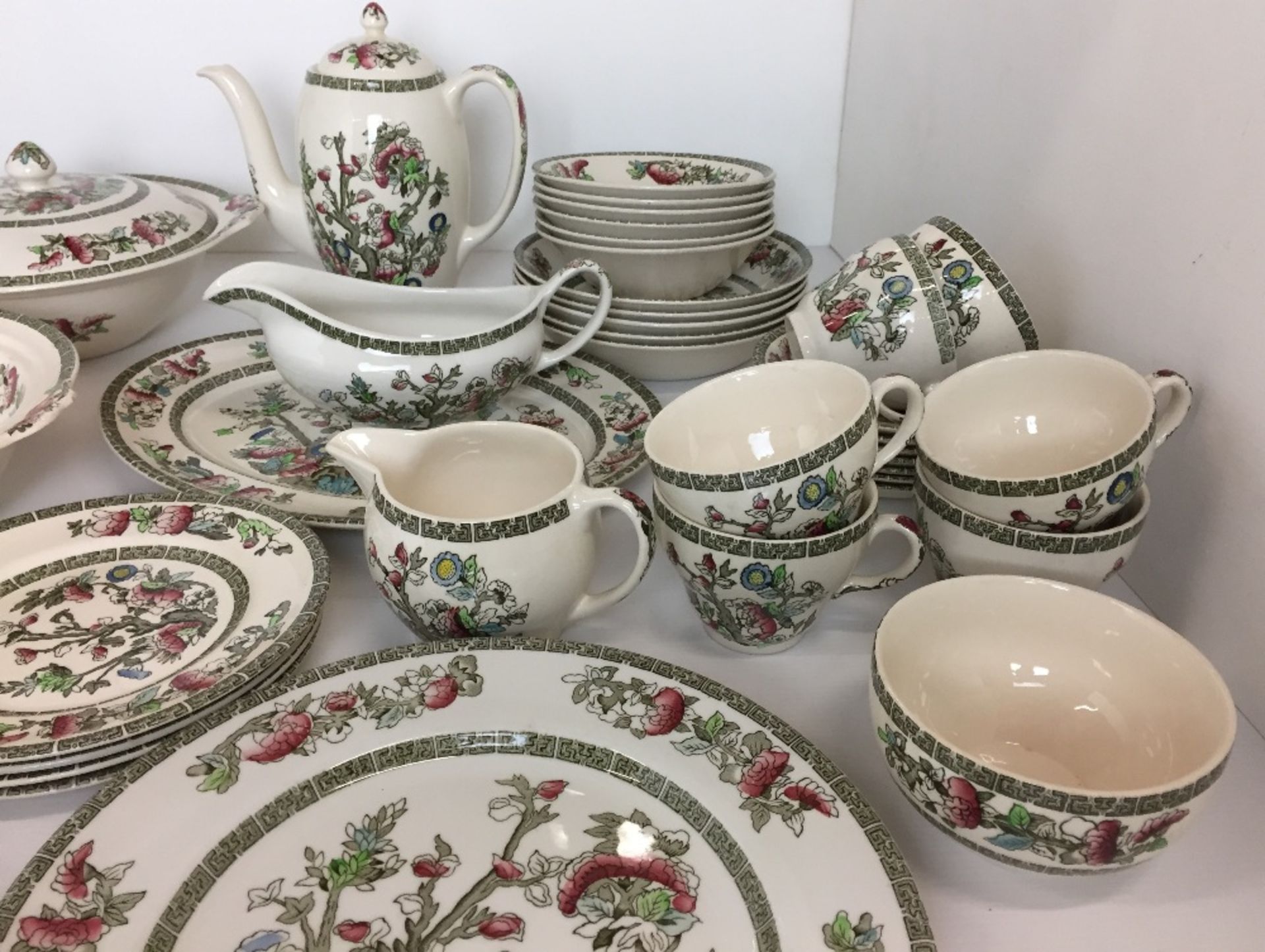 Thirty eight pieces of Johnson Bros Ironstone Indian Tree pattern dinner/tea service including four - Image 4 of 4