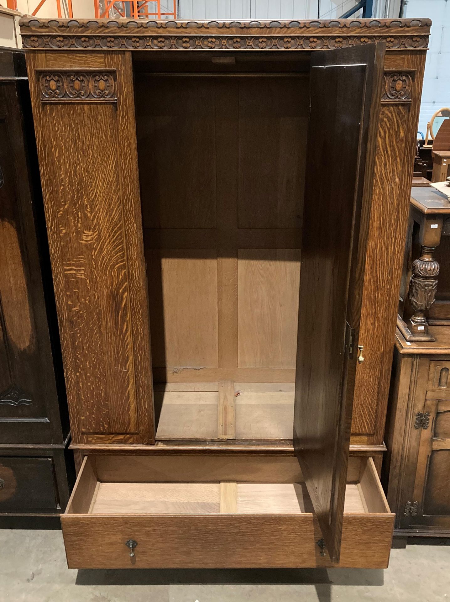An oak centre mirror door wardrobe with under drawer, - Image 2 of 3