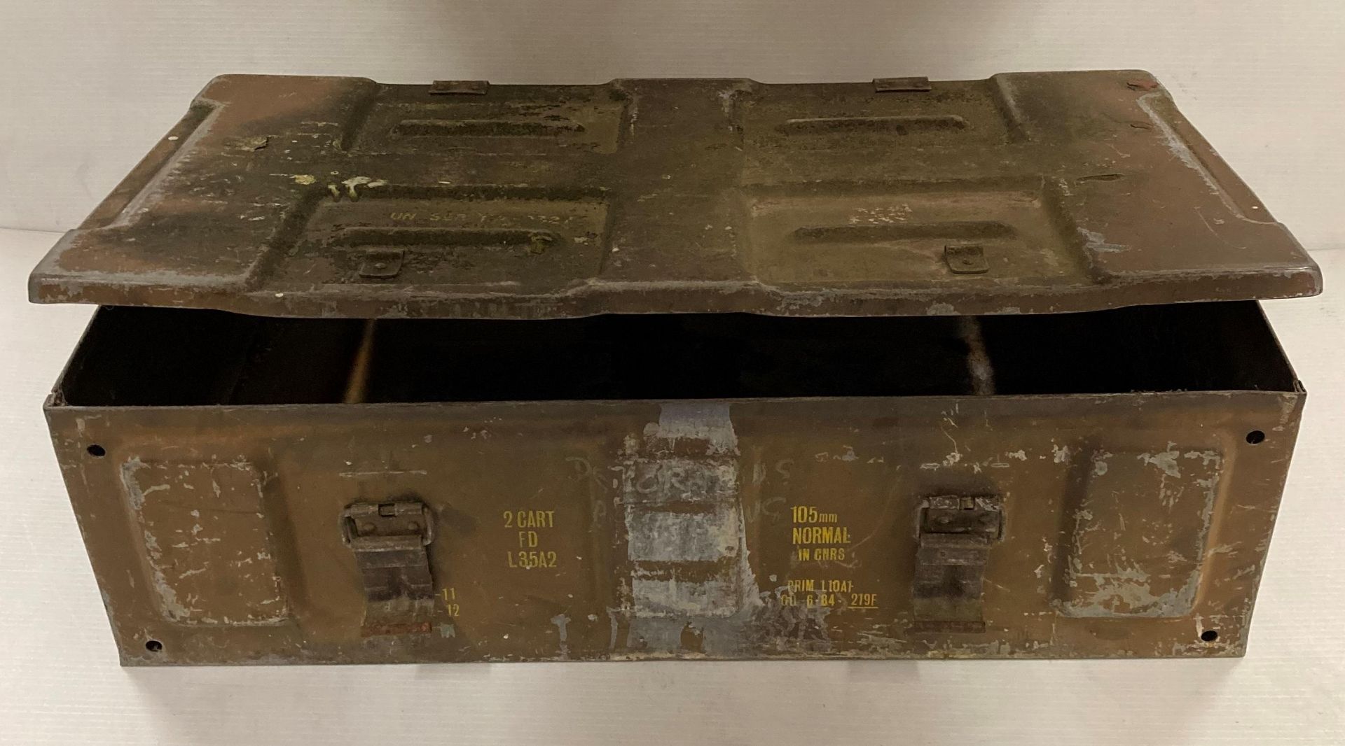 Metal ammunition box 66 x 33 x 22cm high (saleroom location: L05)