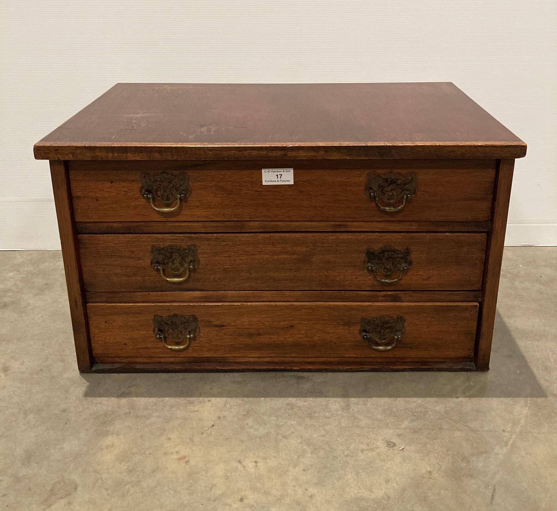 Mahogany table top chest of three drawers, 57.