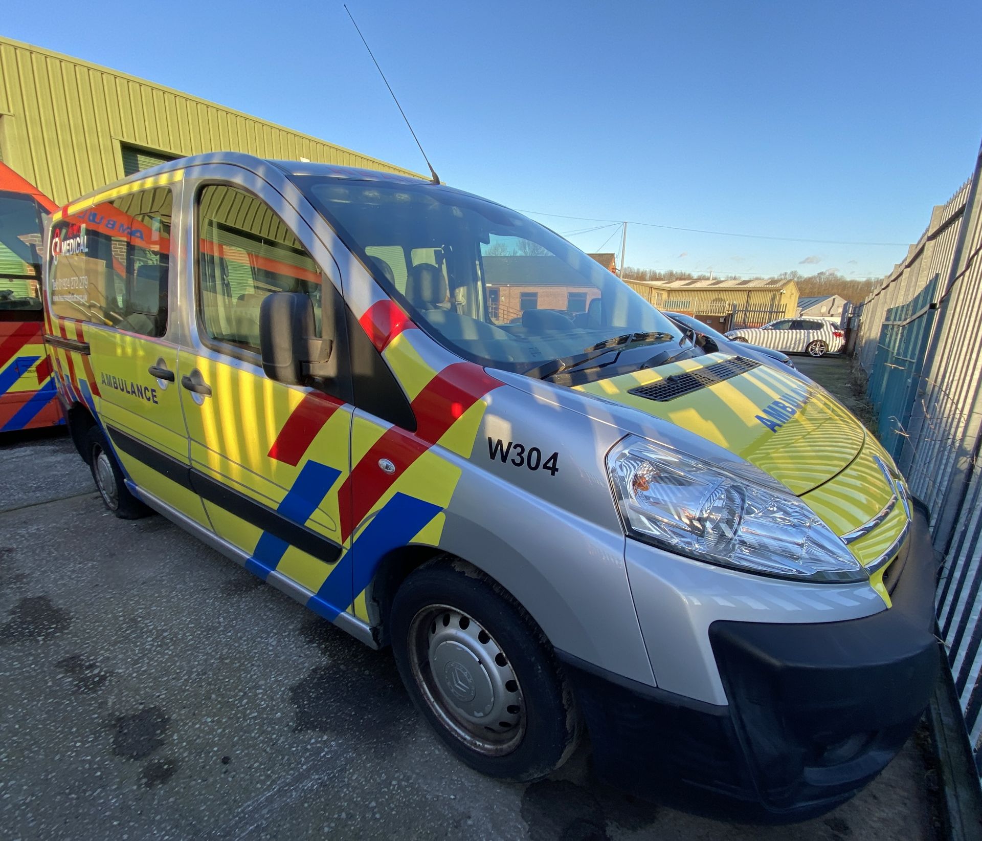 CITROEN DISPATCH COMBI L1H1 HDI MPV LIVERIED UP AS AN AMBULANCE - Diesel - Silver. - Image 5 of 13