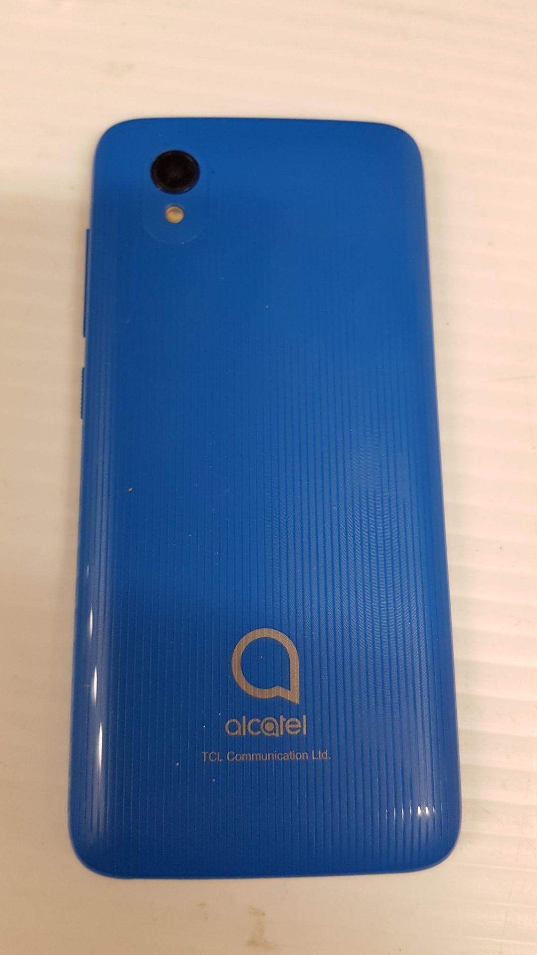 2x Alcatel 1 Smartphone. RRP £60 Each (1x Blue, 1x Black). (Saleroom Location: Upstairs AA05). - Image 5 of 8