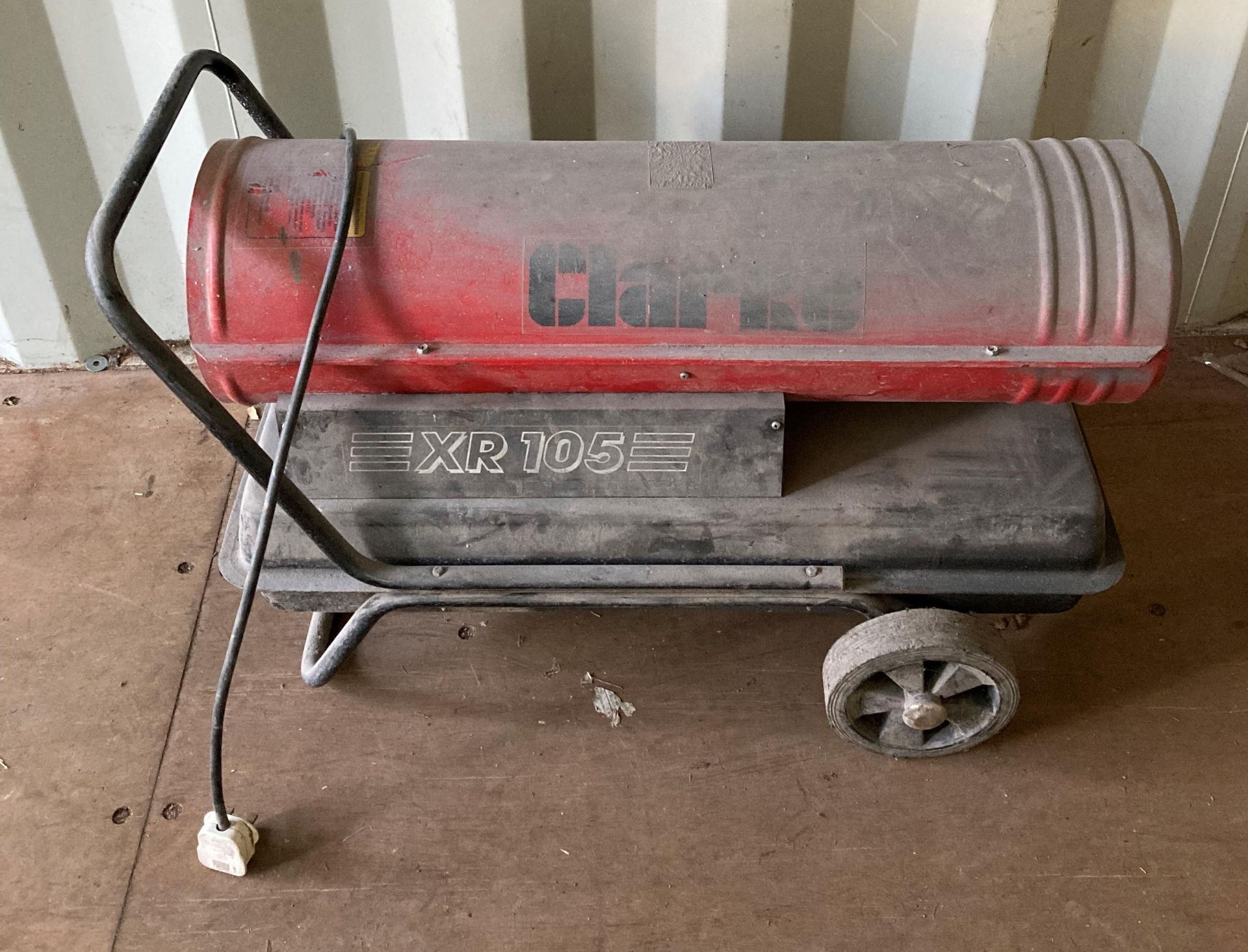 Clarke XR 105 diesel/paraffin space heater (Saleroom Location: CON 3)