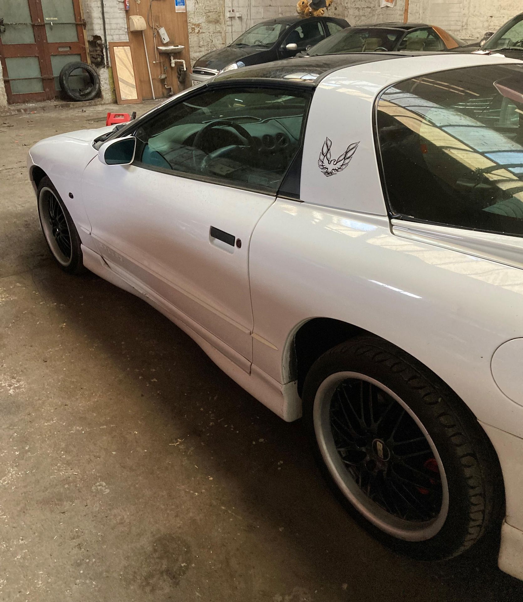 PONTIAC FIREBIRD COUPE 3.8 - Petrol - White. On the instructions of: A client closing his business. - Image 5 of 17