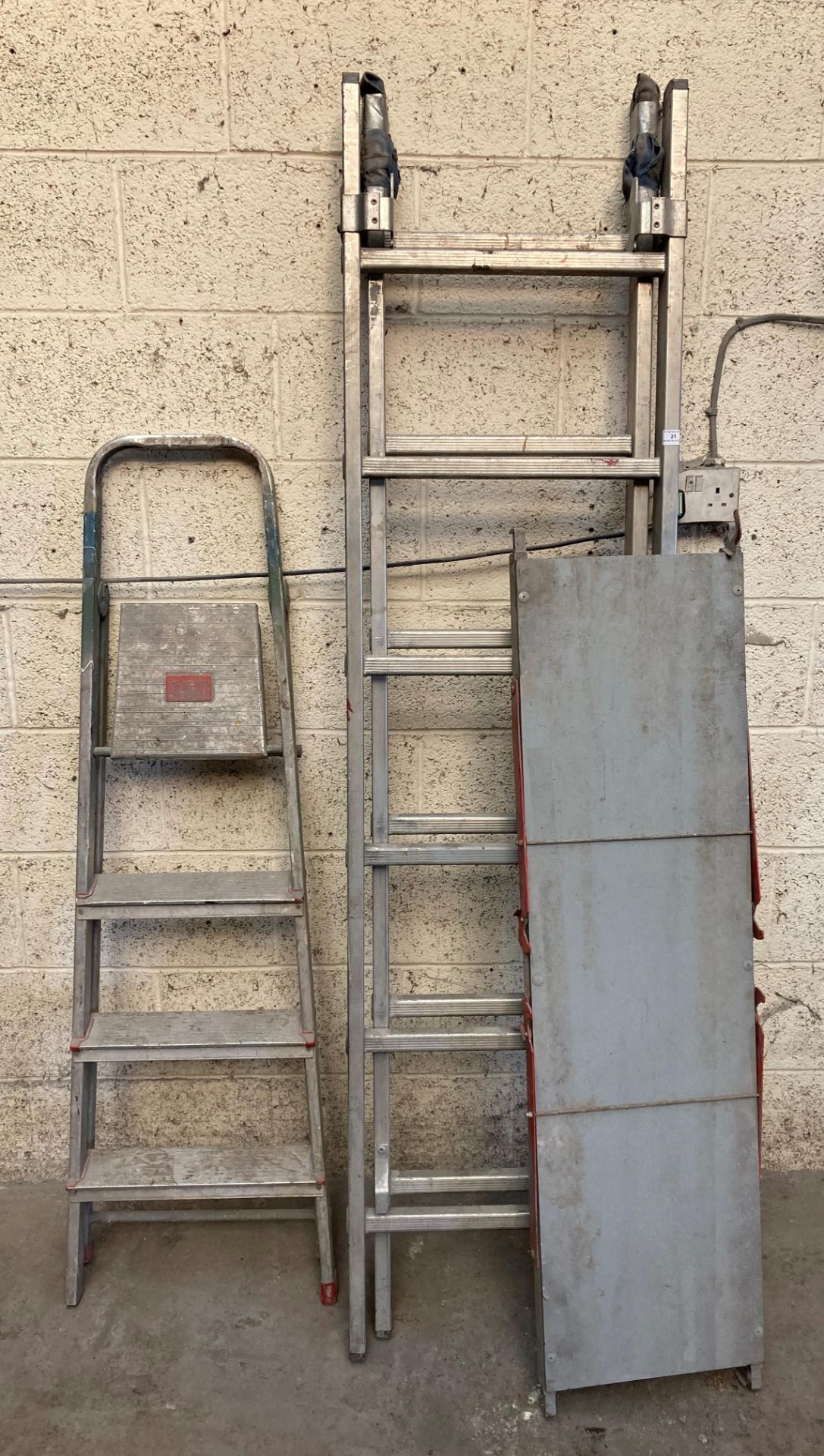 Six rung double extension ladder Youngman 100 with platform and a three step aluminium step ladder