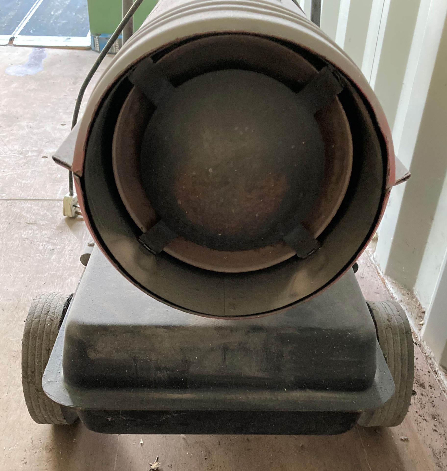 Clarke XR 105 diesel/paraffin space heater (Saleroom Location: CON 3) - Image 2 of 3