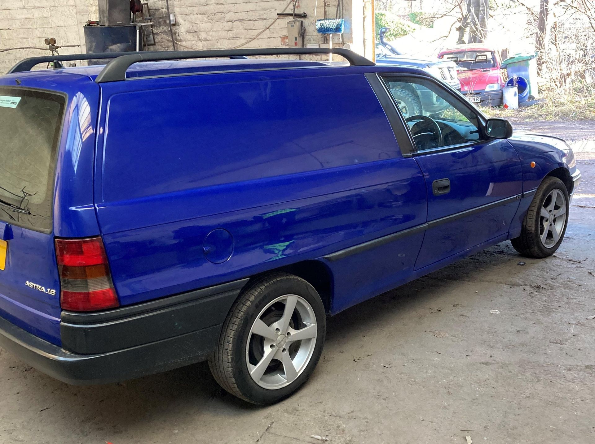 VAUXHALL LS 1.6 ASTRAVAN - Petrol - Blue. On the instructions of: A client closing his business. - Image 6 of 10