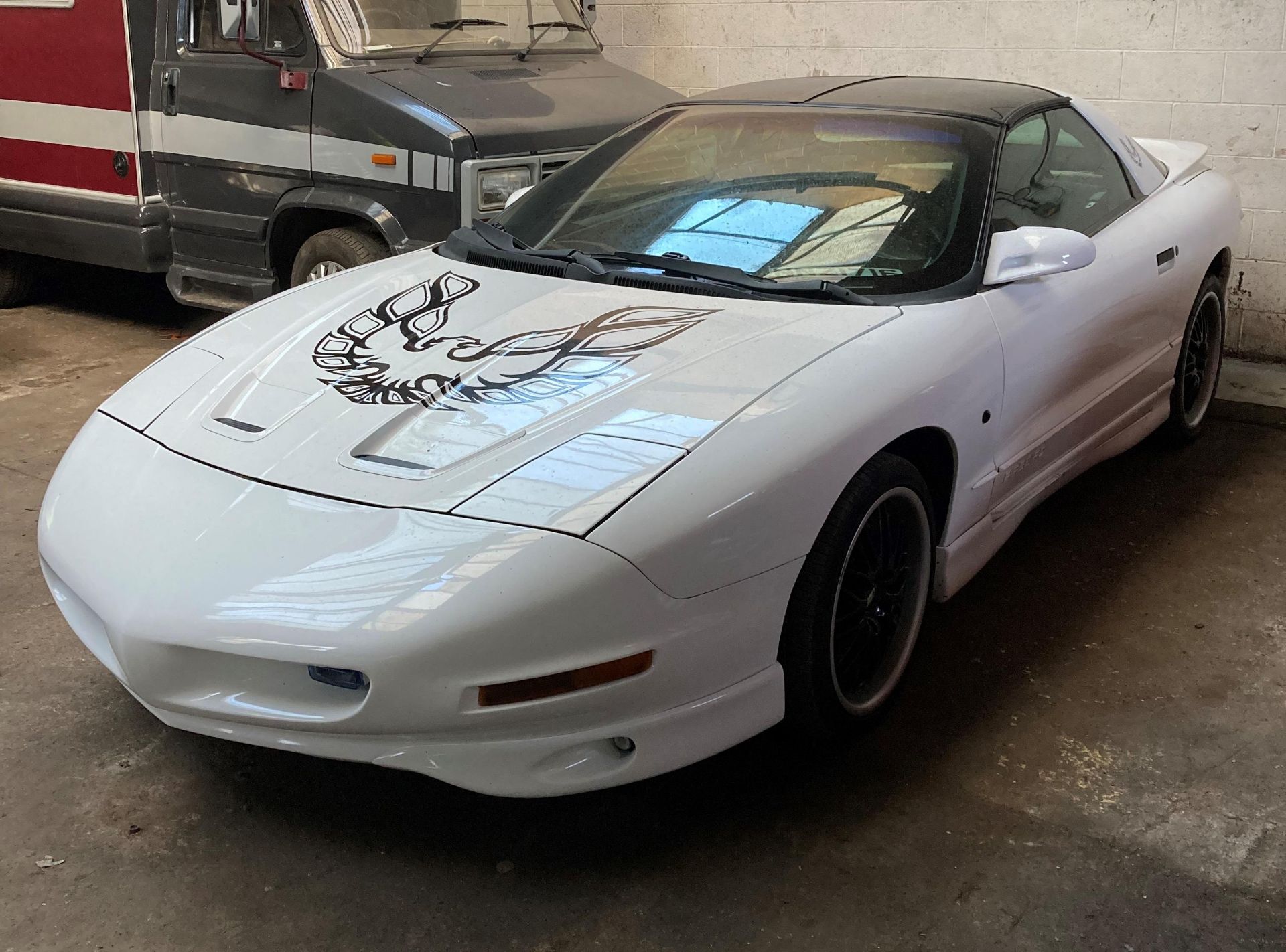 PONTIAC FIREBIRD COUPE 3.8 - Petrol - White. On the instructions of: A client closing his business. - Image 2 of 17