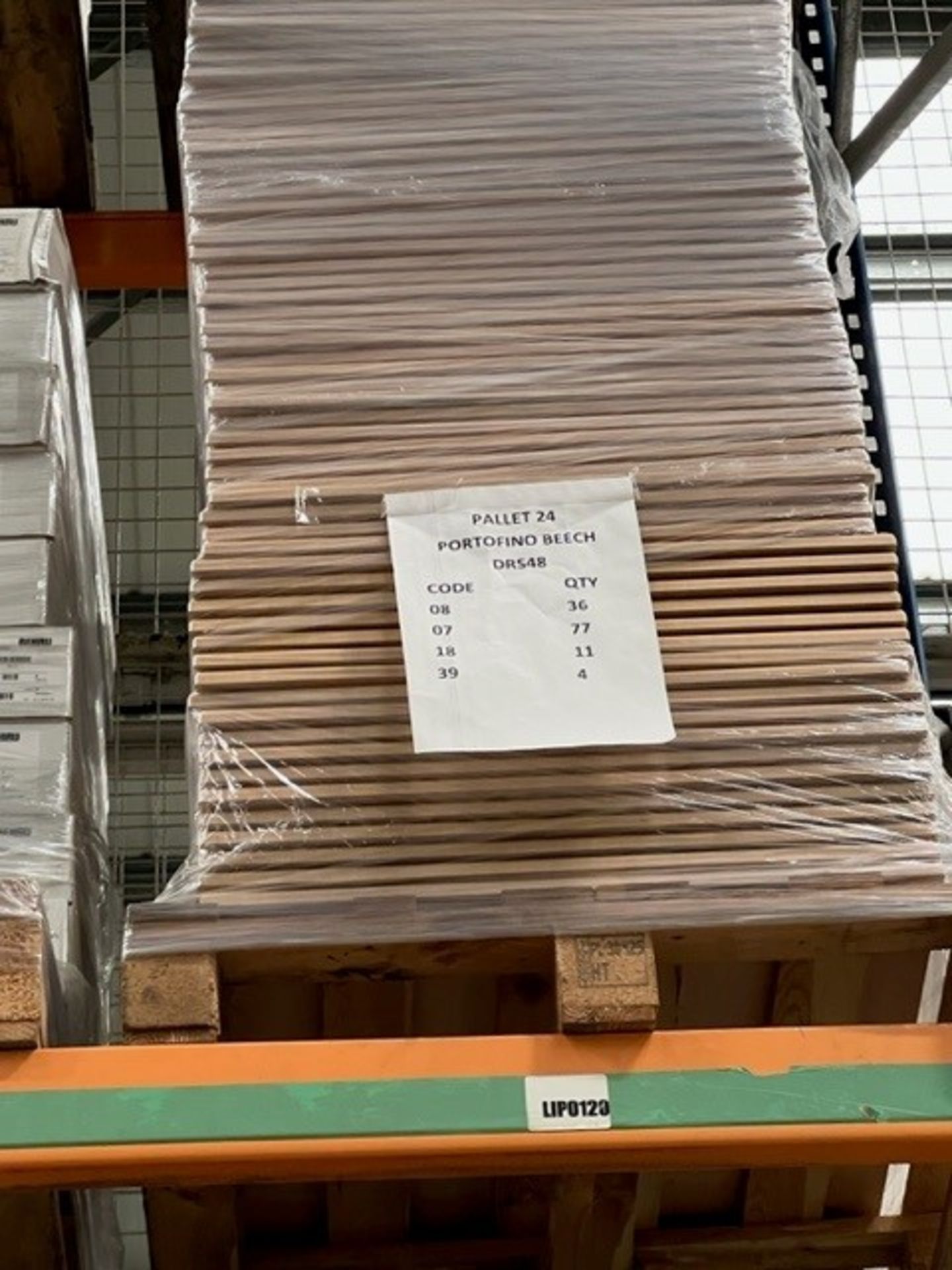 28 x pallets of kitchen doors/drawer fronts in black gloss, burgundy gloss, white, cream gloss, - Image 25 of 28