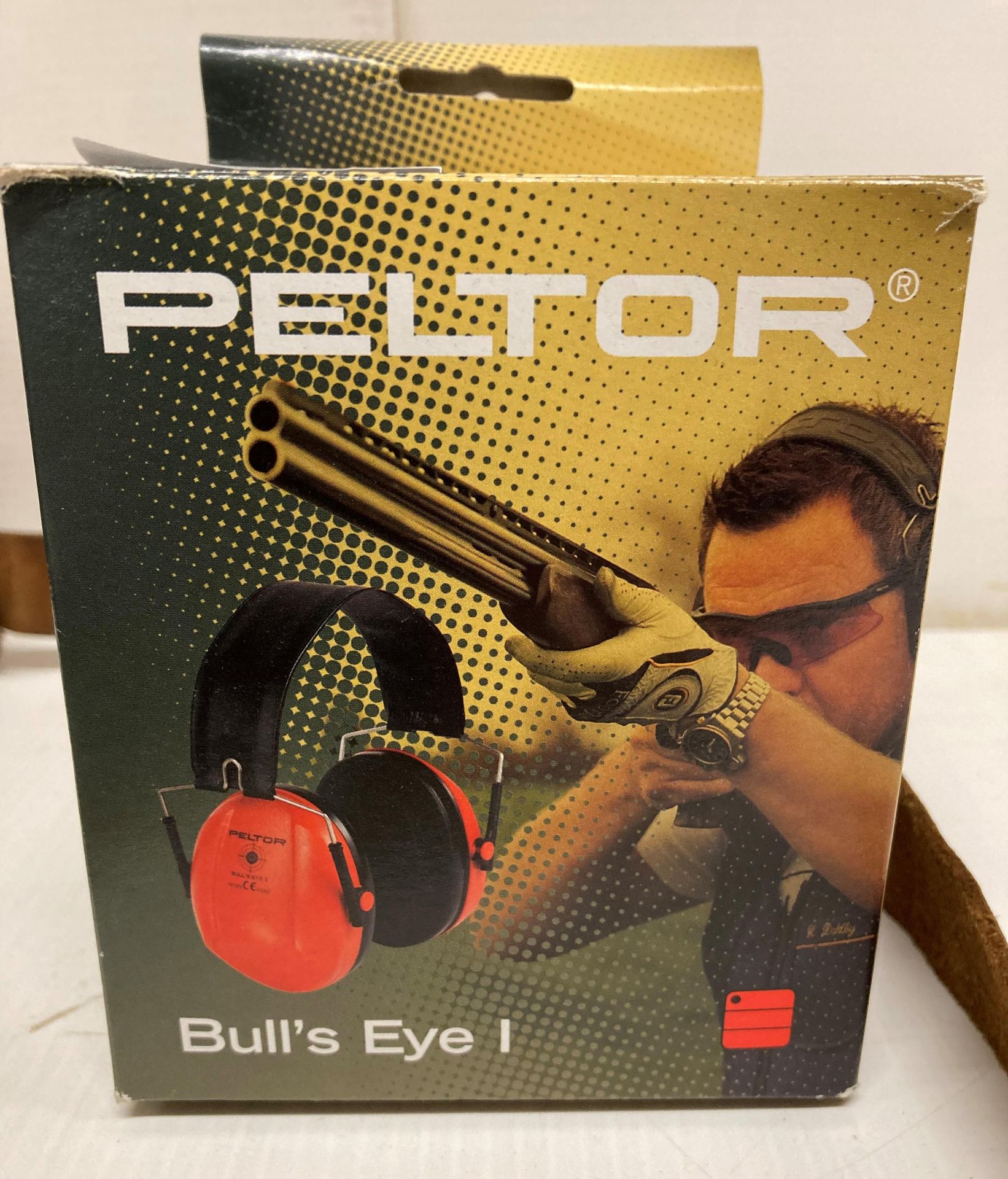 Peltor Bull's Eye 1 ear defenders in box, shotgun cartridge belt (worn), - Image 3 of 3