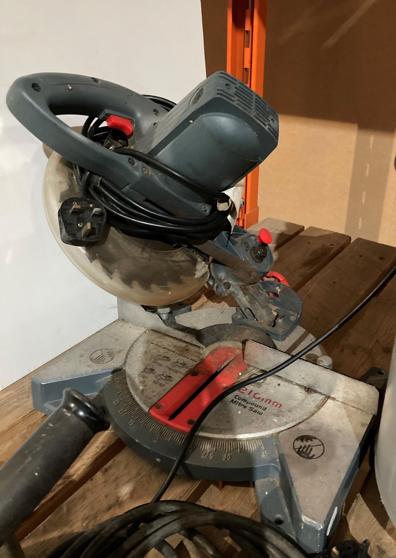 Performance 210mm compound Mitre saw (240v), Bosch PWS 12-180 grinder (240v), - Image 2 of 2