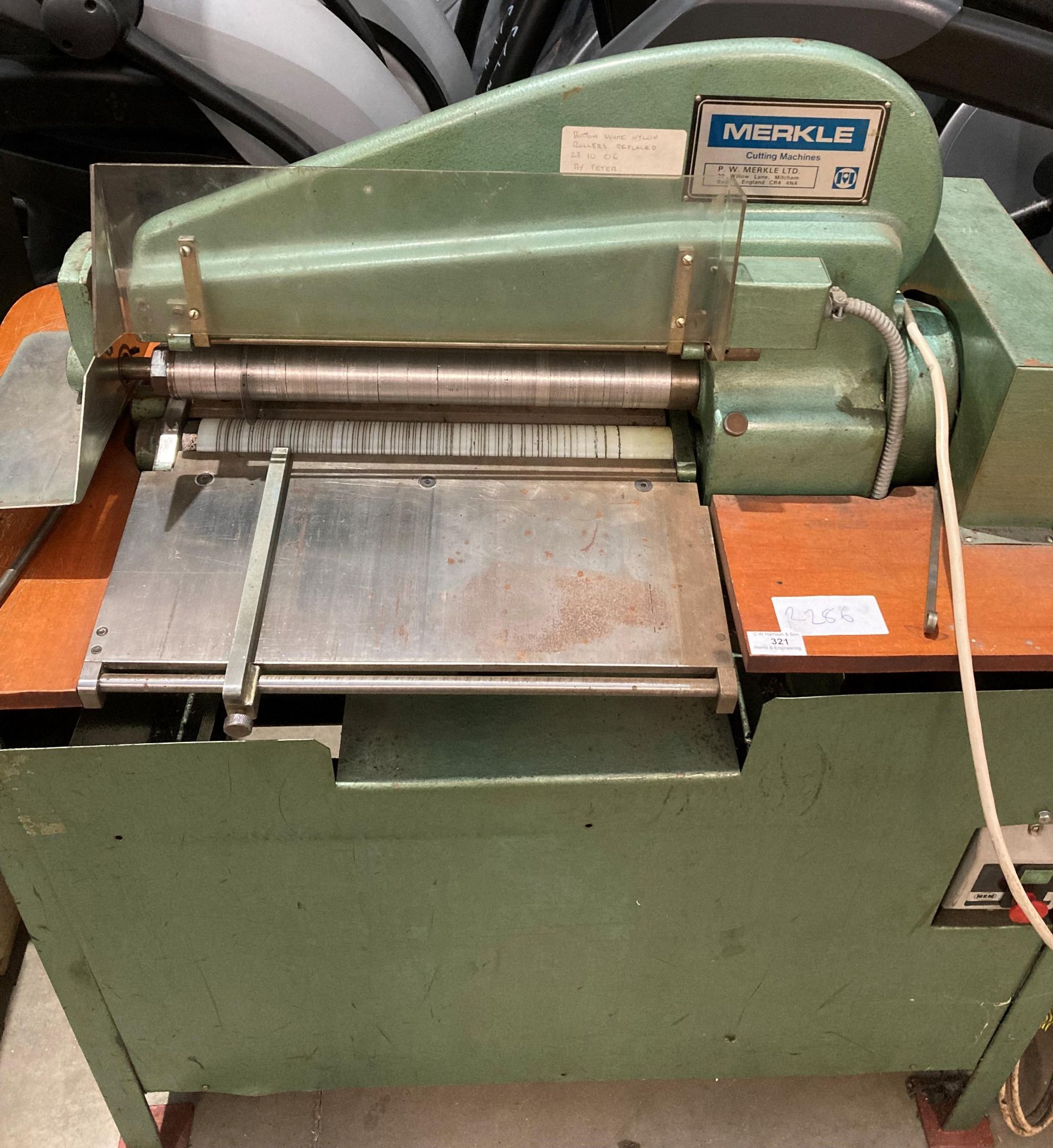 Merkle cutting machine 240v (cutting bed size 17") (machine size 107 x 118cm high) (saleroom - Image 2 of 15