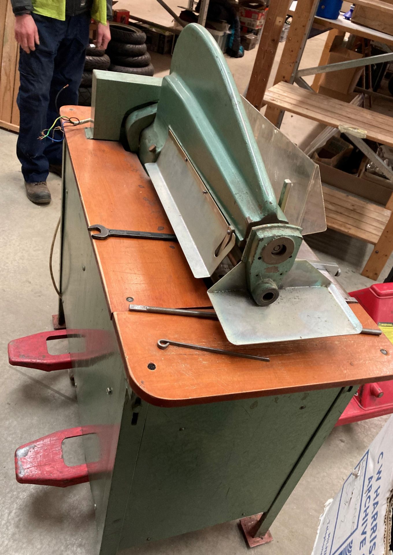 Merkle cutting machine 240v (cutting bed size 17") (machine size 107 x 118cm high) (saleroom - Image 12 of 15