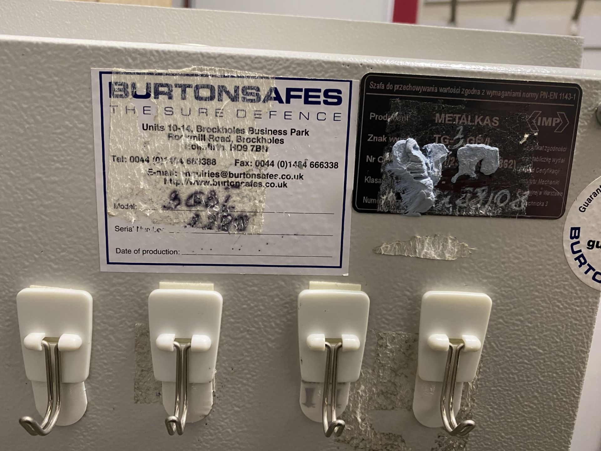 Burton Safes Eurovault Metalkas square cornered safe complete with keys. - Image 3 of 4