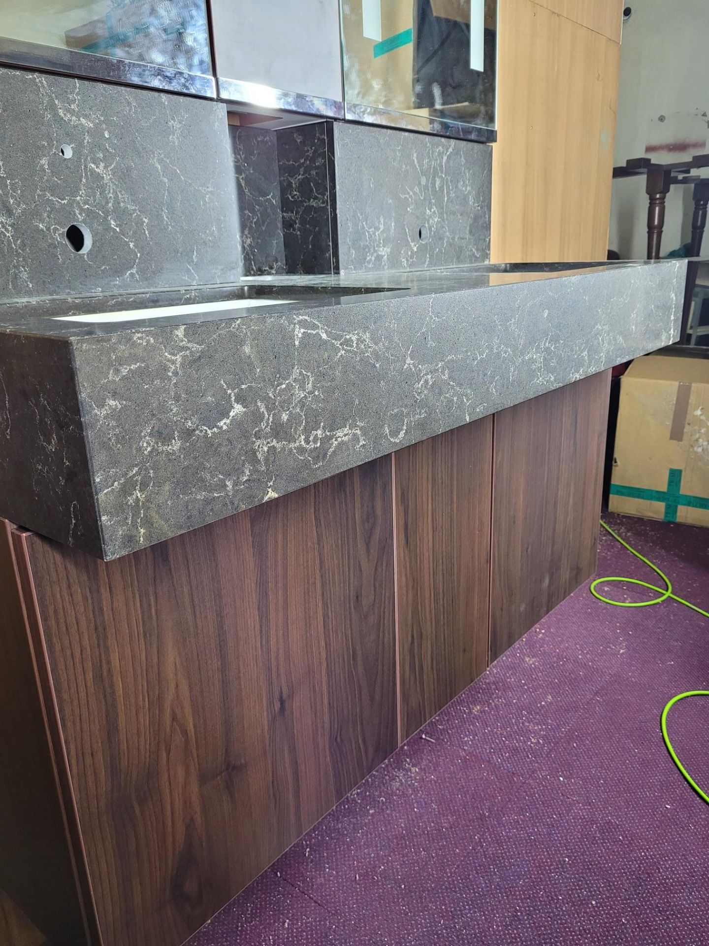 Bespoke twin basin black variegated granite bathroom sink unit, with mirrored cabinets, - Image 3 of 11