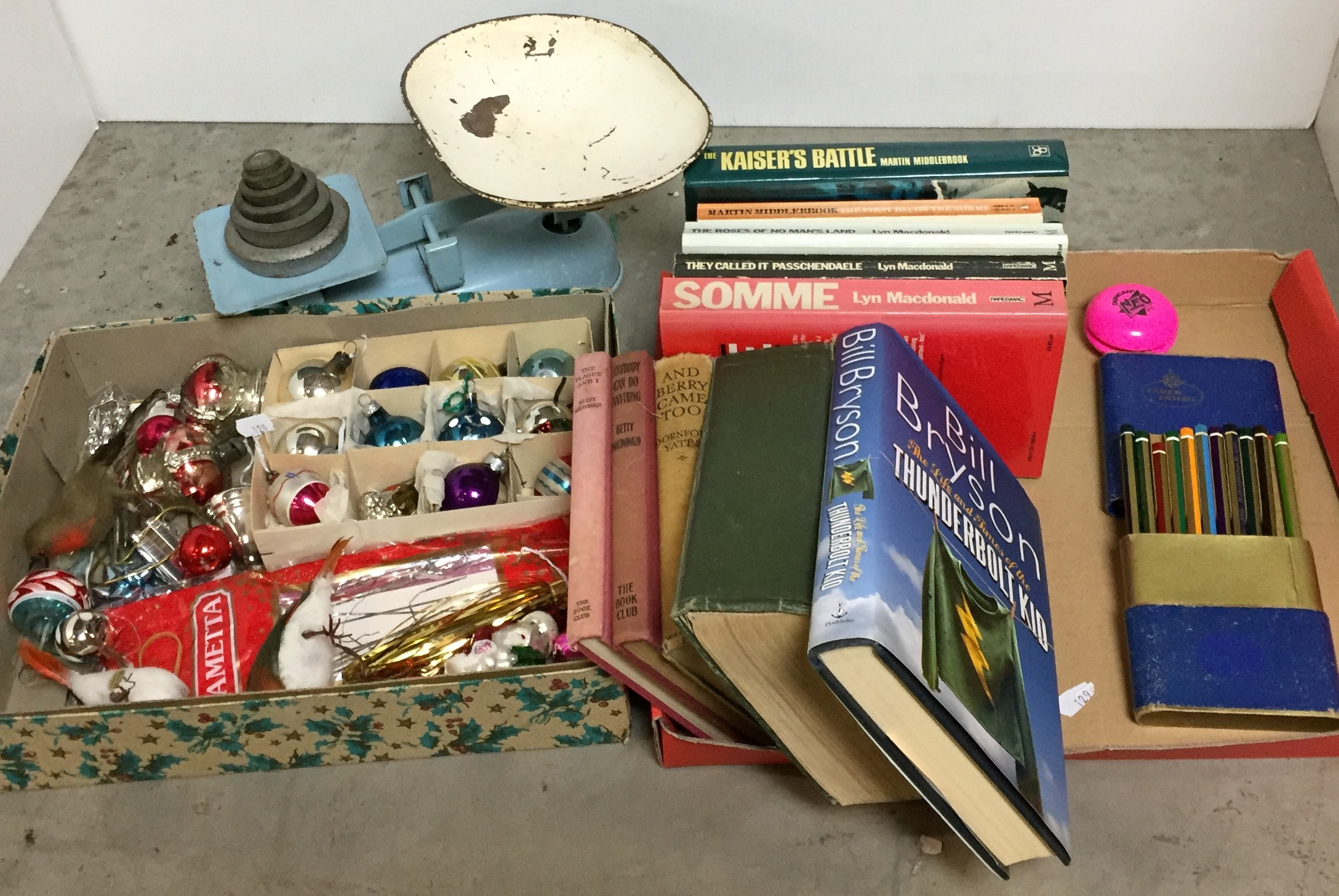 Fourteen items - box containing vintage Christmas decorations,